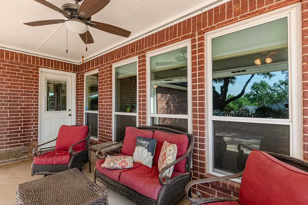 Single Family Residence For Sale in Kaufman County , 102 Fairway Lane, Crandall, Texas 75114, 3 Bedroom, 3 Bathroom, 2 Garage spaces, 2,429 Sqft, built in 1997, mls#21391758, Real Estate Agent in Crandall, Homes For Sale in Kaufman county, Homes For Sale in Crandall, Realtor in Crandall Texas, Real Estate Brokerage Independent Realty Texas, Luminita Cordes Realtor