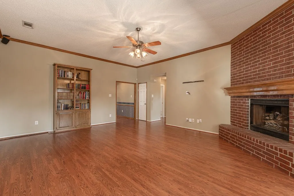 Single Family Residence For Sale in Kaufman County , 102 Fairway Lane, Crandall, Texas 75114, 3 Bedroom, 3 Bathroom, 2 Garage spaces, 2,429 Sqft, built in 1997, mls#21391758, Real Estate Agent in Crandall, Homes For Sale in Kaufman county, Homes For Sale in Crandall, Realtor in Crandall Texas, Real Estate Brokerage Independent Realty Texas, Luminita Cordes Realtor