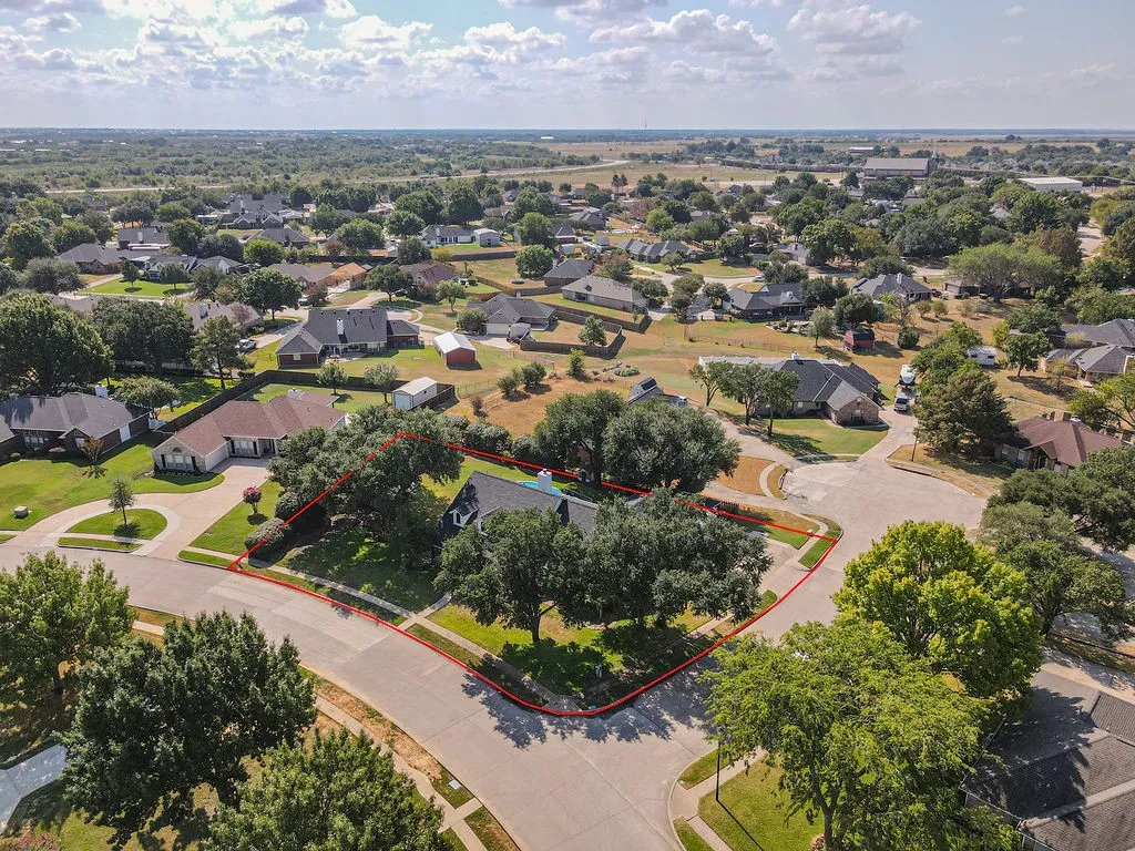 Single Family Residence For Sale in Kaufman County , 102 Fairway Lane, Crandall, Texas 75114, 3 Bedroom, 3 Bathroom, 2 Garage spaces, 2,429 Sqft, built in 1997, mls#21391758, Real Estate Agent in Crandall, Homes For Sale in Kaufman county, Homes For Sale in Crandall, Realtor in Crandall Texas, Real Estate Brokerage Independent Realty Texas, Luminita Cordes Realtor