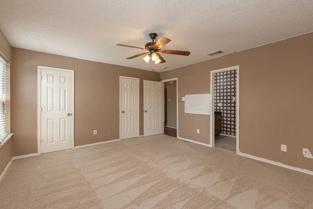 Single Family Residence For Sale in Kaufman County , 102 Fairway Lane, Crandall, Texas 75114, 3 Bedroom, 3 Bathroom, 2 Garage spaces, 2,429 Sqft, built in 1997, mls#21391758, Real Estate Agent in Crandall, Homes For Sale in Kaufman county, Homes For Sale in Crandall, Realtor in Crandall Texas, Real Estate Brokerage Independent Realty Texas, Luminita Cordes Realtor