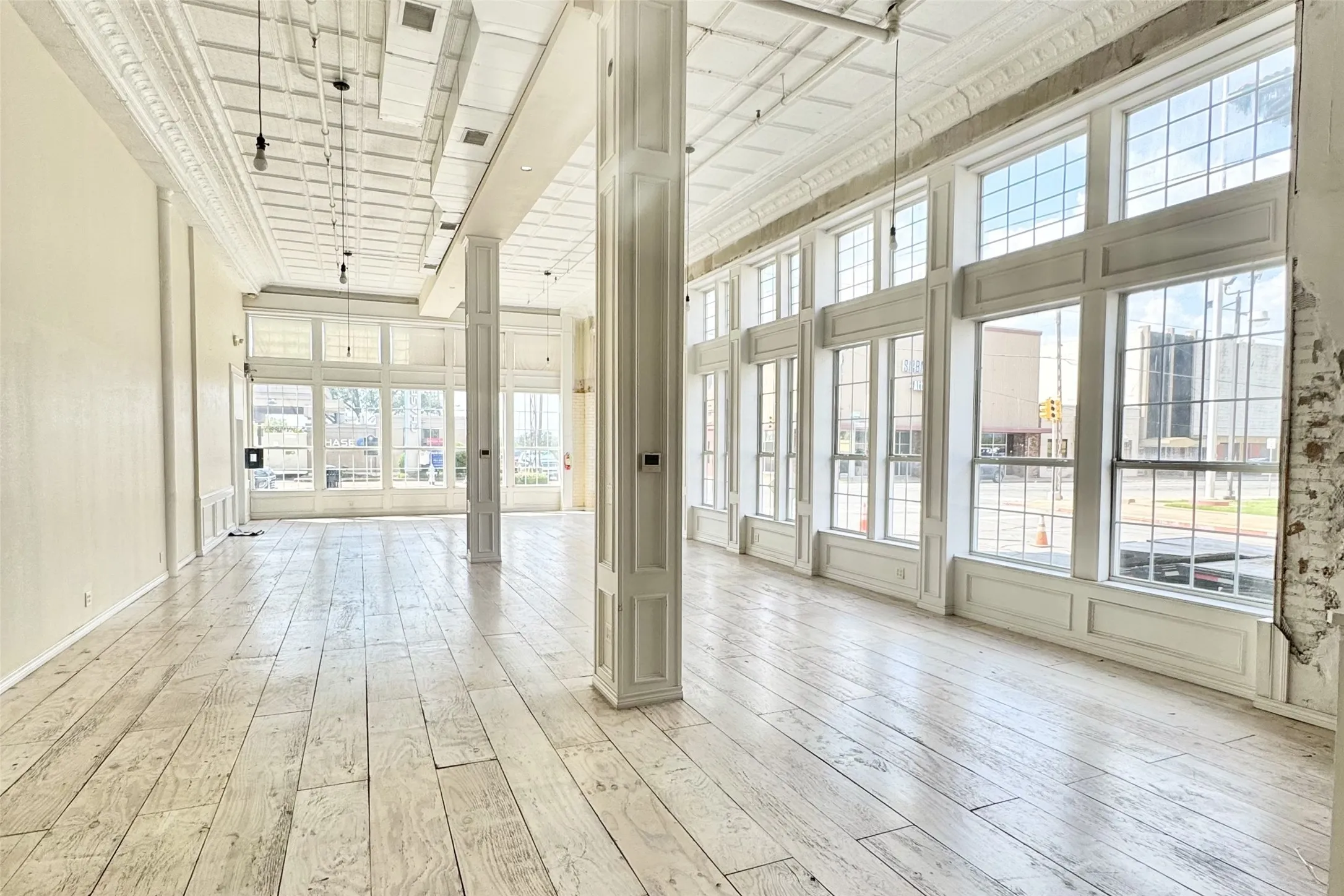 Retail For Rent in Grayson County , 225 N Travis 300C, Sherman, Texas 75090, 0, 0, Garage spaces, 0 Sqft, built in 1900, mls#21395513, Real Estate Agent in Sherman, Homes For Rent in Grayson county, Homes For Rent in Sherman, Realtor in Sherman Texas, Real Estate Brokerage Independent Realty Texas, Luminita Cordes Realtor
