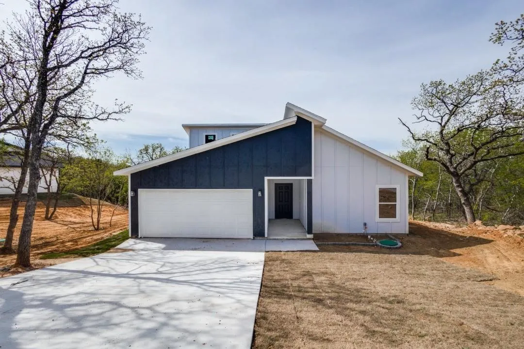 Single Family Residence For Sale in Wise County , 267 Jim Walter Drive, Runaway Bay, Texas 76426, 3 Bedroom, 2 Bathroom, 2 Garage spaces, 1,604 Sqft, built in 2024, mls#21395519, Real Estate Agent in Runaway Bay, Homes For Sale in Wise county, Homes For Sale in Runaway Bay, Realtor in Runaway Bay Texas, Real Estate Brokerage Independent Realty Texas, Luminita Cordes Realtor