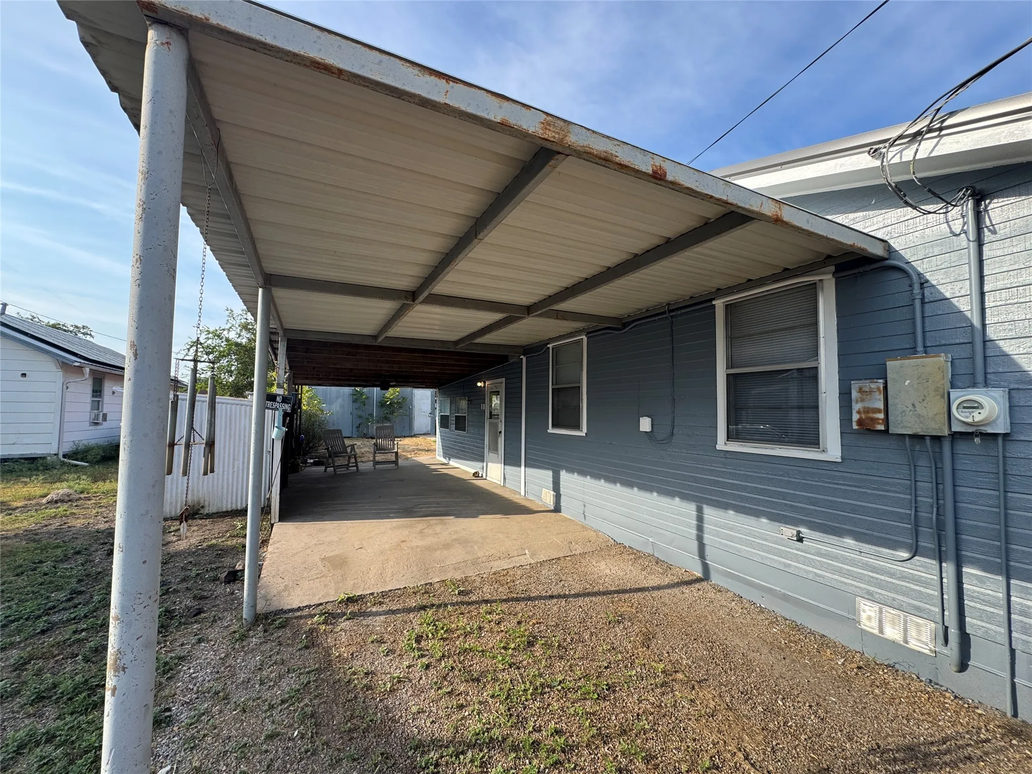 Single Family Residence For Rent in Grayson County , 413 E Locust Street, Whitewright, Texas 75491, 2 Bedroom, 1 Bathroom, Garage spaces, 640 Sqft, built in 1950, mls#21395505, Real Estate Agent in Whitewright, Homes For Rent in Grayson county, Homes For Rent in Whitewright, Realtor in Whitewright Texas, Real Estate Brokerage Independent Realty Texas, Luminita Cordes Realtor