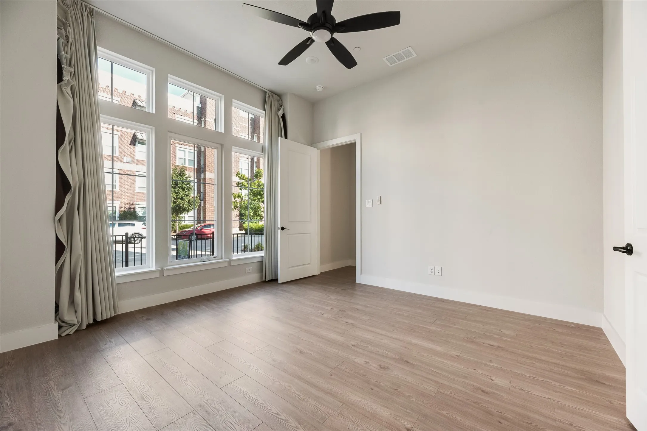 Townhouse For Rent in Denton County , 11965 Brubaker Drive, Frisco, Texas 75033, 4 Bedroom, 4 Bathroom, 2 Garage spaces, 2,643 Sqft, built in 2023, mls#21395304, Real Estate Agent in Frisco, Homes For Rent in Denton county, Homes For Rent in Frisco, Realtor in Frisco Texas, Real Estate Brokerage Independent Realty Texas, Luminita Cordes Realtor