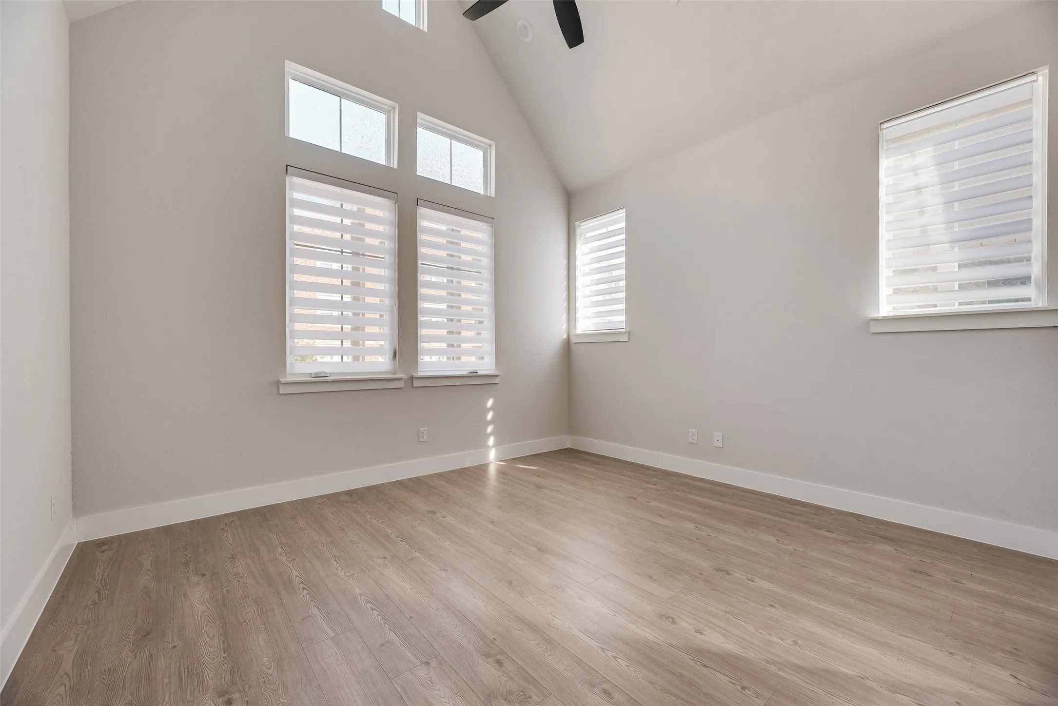 Townhouse For Rent in Denton County , 11965 Brubaker Drive, Frisco, Texas 75033, 4 Bedroom, 4 Bathroom, 2 Garage spaces, 2,643 Sqft, built in 2023, mls#21395304, Real Estate Agent in Frisco, Homes For Rent in Denton county, Homes For Rent in Frisco, Realtor in Frisco Texas, Real Estate Brokerage Independent Realty Texas, Luminita Cordes Realtor