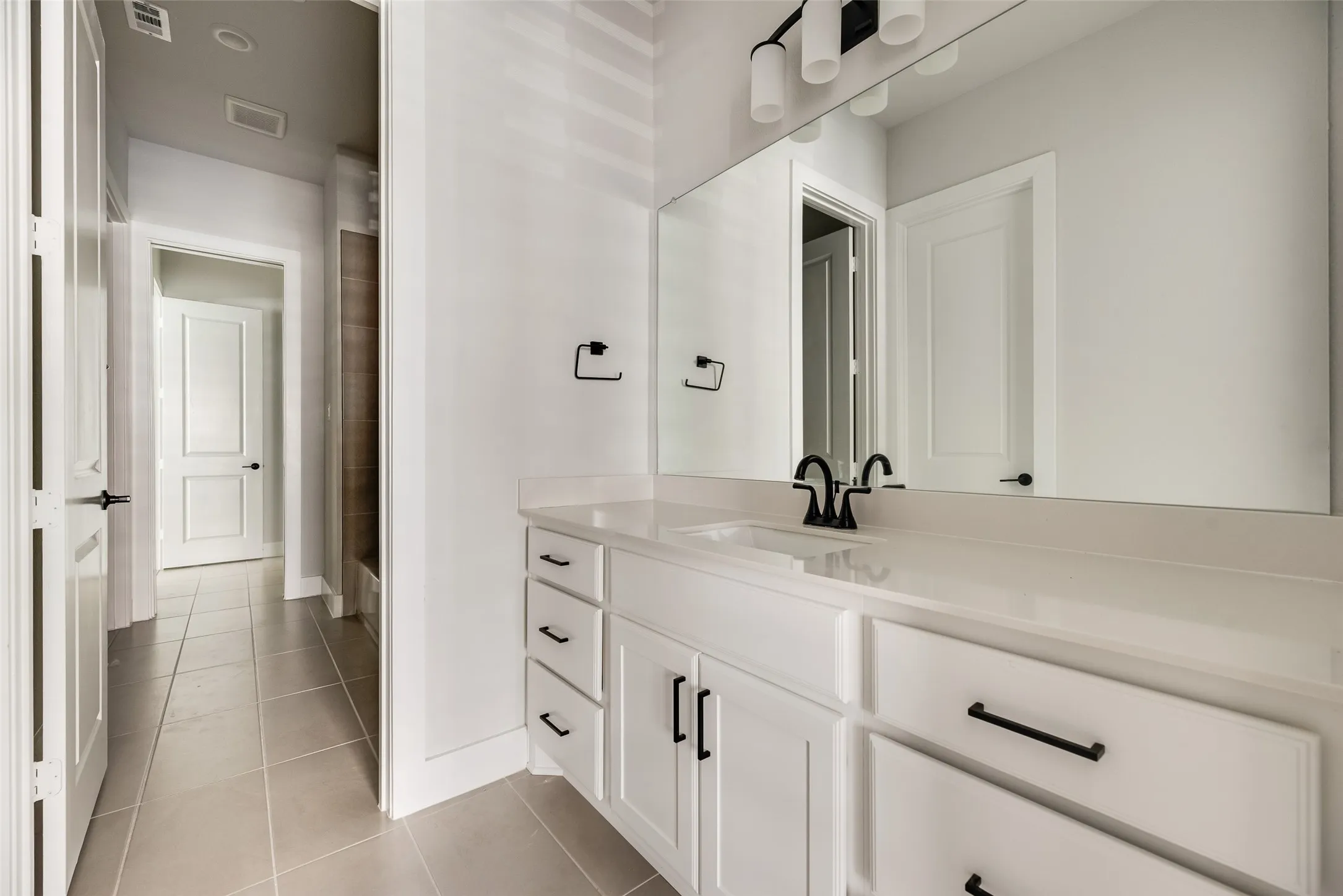 Townhouse For Rent in Denton County , 11965 Brubaker Drive, Frisco, Texas 75033, 4 Bedroom, 4 Bathroom, 2 Garage spaces, 2,643 Sqft, built in 2023, mls#21395304, Real Estate Agent in Frisco, Homes For Rent in Denton county, Homes For Rent in Frisco, Realtor in Frisco Texas, Real Estate Brokerage Independent Realty Texas, Luminita Cordes Realtor