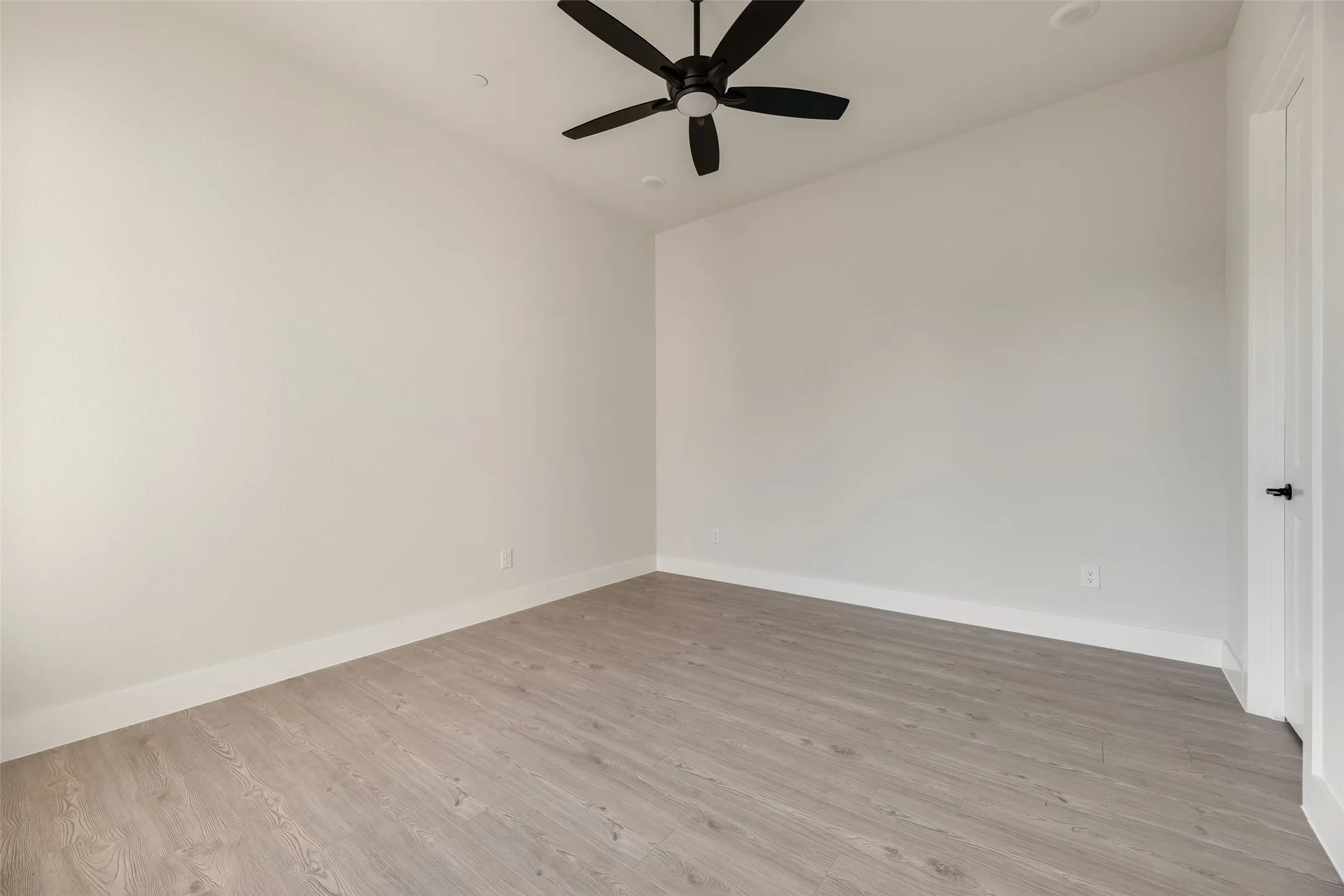 Townhouse For Rent in Denton County , 11965 Brubaker Drive, Frisco, Texas 75033, 4 Bedroom, 4 Bathroom, 2 Garage spaces, 2,643 Sqft, built in 2023, mls#21395304, Real Estate Agent in Frisco, Homes For Rent in Denton county, Homes For Rent in Frisco, Realtor in Frisco Texas, Real Estate Brokerage Independent Realty Texas, Luminita Cordes Realtor