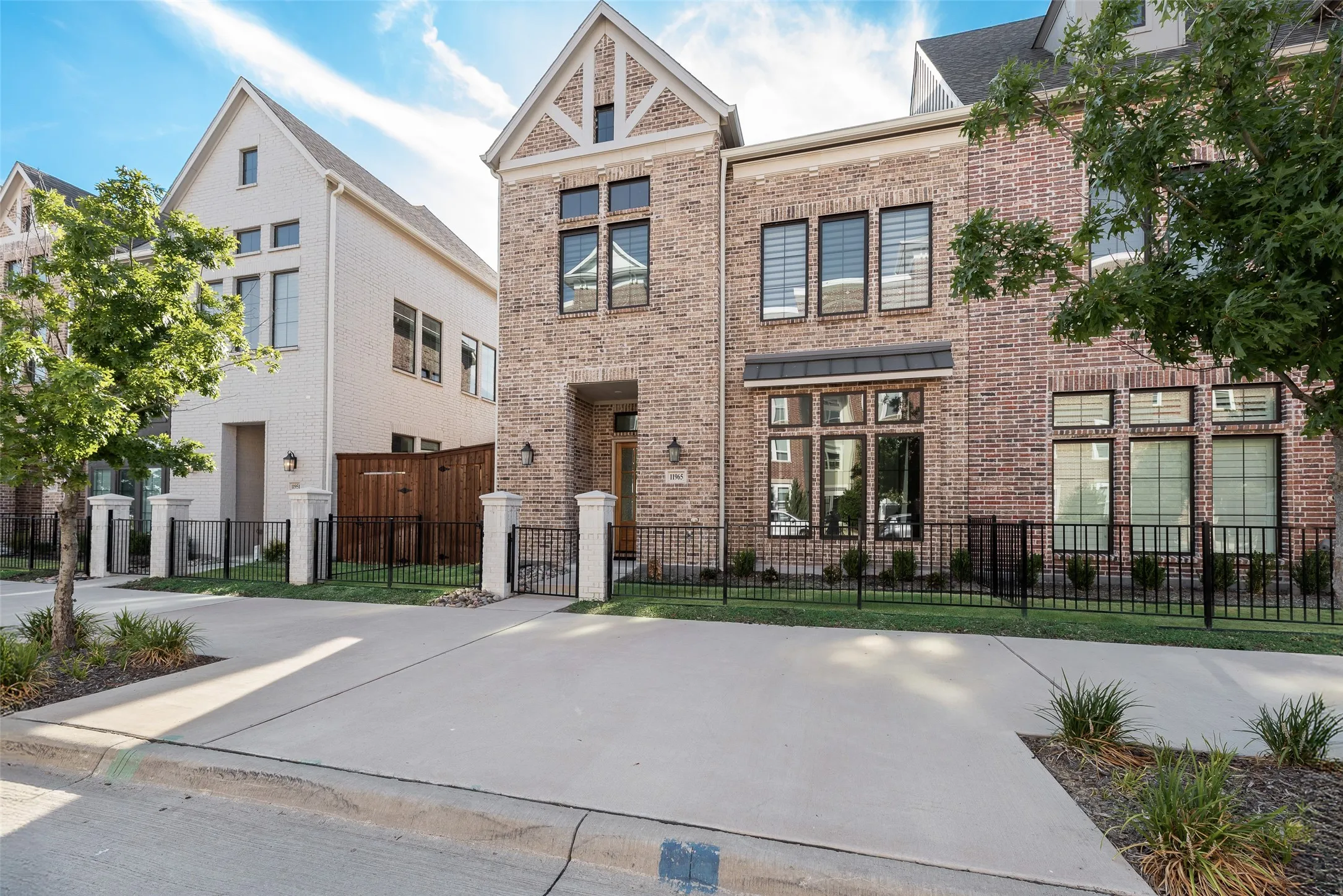 Townhouse For Rent in Denton County , 11965 Brubaker Drive, Frisco, Texas 75033, 4 Bedroom, 4 Bathroom, 2 Garage spaces, 2,643 Sqft, built in 2023, mls#21395304, Real Estate Agent in Frisco, Homes For Rent in Denton county, Homes For Rent in Frisco, Realtor in Frisco Texas, Real Estate Brokerage Independent Realty Texas, Luminita Cordes Realtor