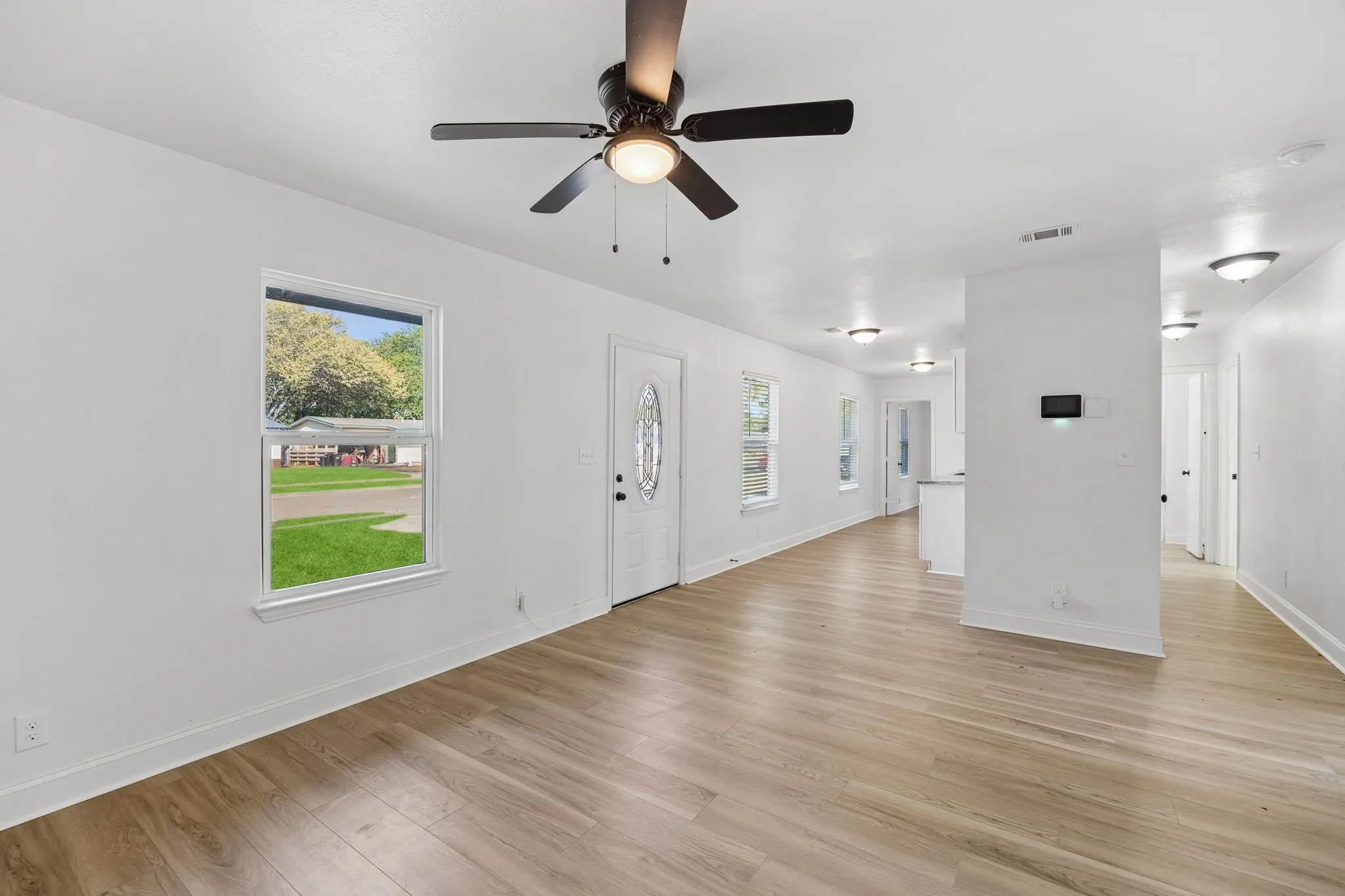 Single Family Residence For Sale in Dallas County , 820 Grande Drive, Mesquite, Texas 75149, 4 Bedroom, 2 Bathroom, Garage spaces, 1,400 Sqft, built in 1955, mls#21394145, Real Estate Agent in Mesquite, Homes For Sale in Dallas county, Homes For Sale in Mesquite, Realtor in Mesquite Texas, Real Estate Brokerage Independent Realty Texas, Luminita Cordes Realtor