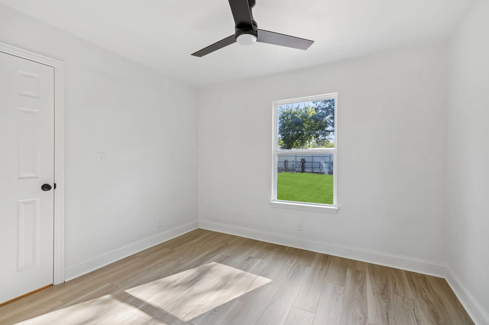Single Family Residence For Sale in Dallas County , 820 Grande Drive, Mesquite, Texas 75149, 4 Bedroom, 2 Bathroom, Garage spaces, 1,400 Sqft, built in 1955, mls#21394145, Real Estate Agent in Mesquite, Homes For Sale in Dallas county, Homes For Sale in Mesquite, Realtor in Mesquite Texas, Real Estate Brokerage Independent Realty Texas, Luminita Cordes Realtor