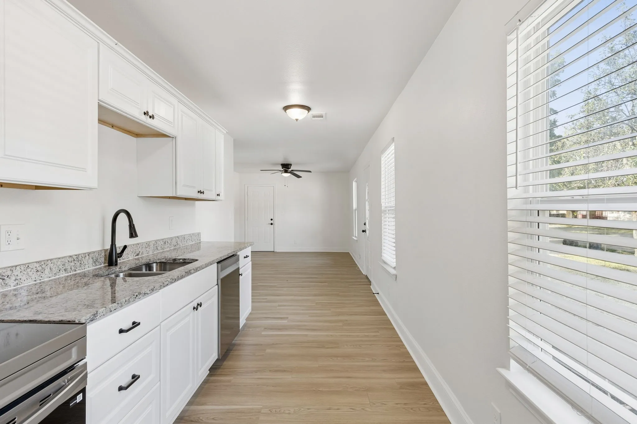 Single Family Residence For Sale in Dallas County , 820 Grande Drive, Mesquite, Texas 75149, 4 Bedroom, 2 Bathroom, Garage spaces, 1,400 Sqft, built in 1955, mls#21394145, Real Estate Agent in Mesquite, Homes For Sale in Dallas county, Homes For Sale in Mesquite, Realtor in Mesquite Texas, Real Estate Brokerage Independent Realty Texas, Luminita Cordes Realtor