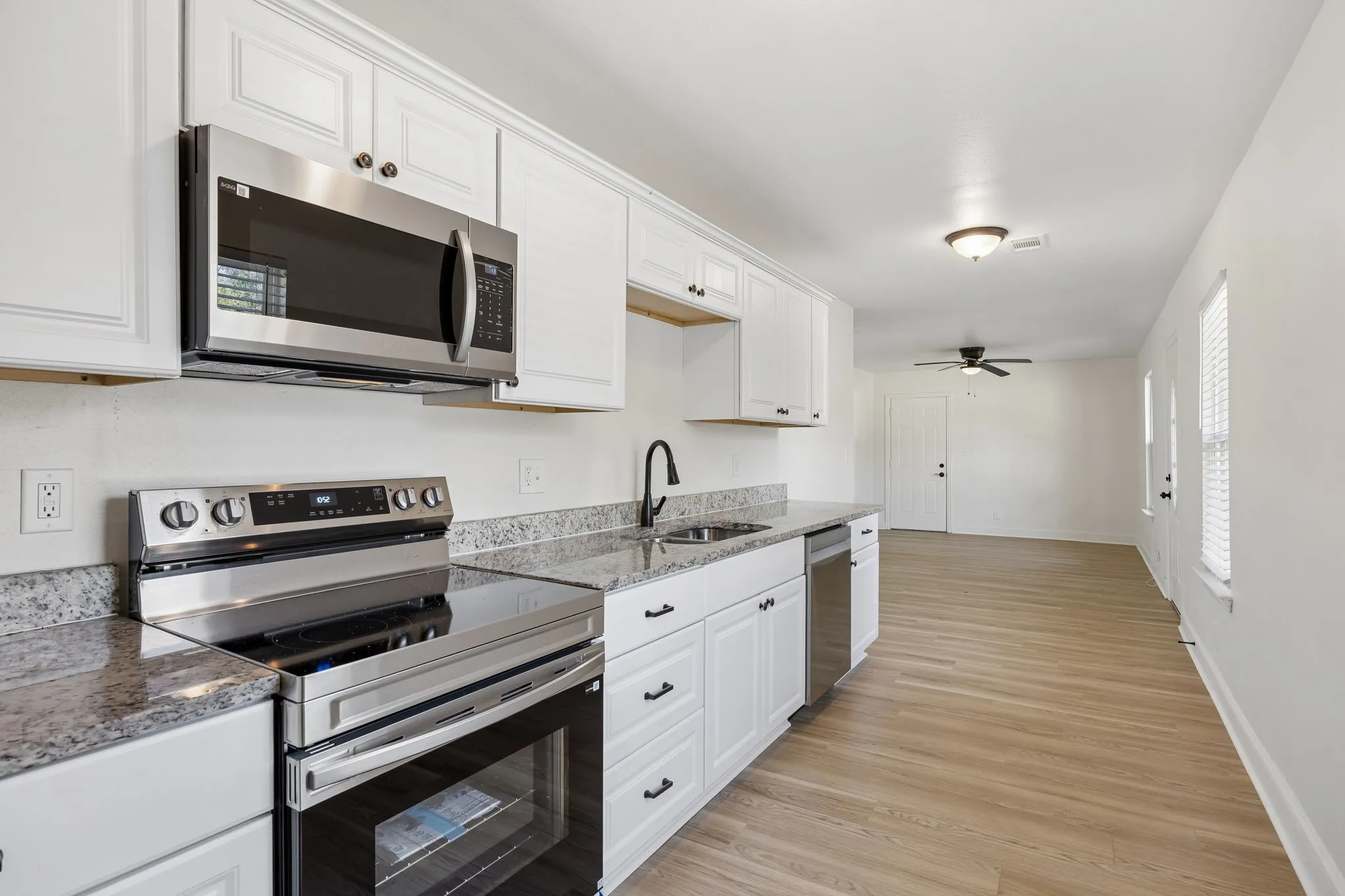 Single Family Residence For Sale in Dallas County , 820 Grande Drive, Mesquite, Texas 75149, 4 Bedroom, 2 Bathroom, Garage spaces, 1,400 Sqft, built in 1955, mls#21394145, Real Estate Agent in Mesquite, Homes For Sale in Dallas county, Homes For Sale in Mesquite, Realtor in Mesquite Texas, Real Estate Brokerage Independent Realty Texas, Luminita Cordes Realtor
