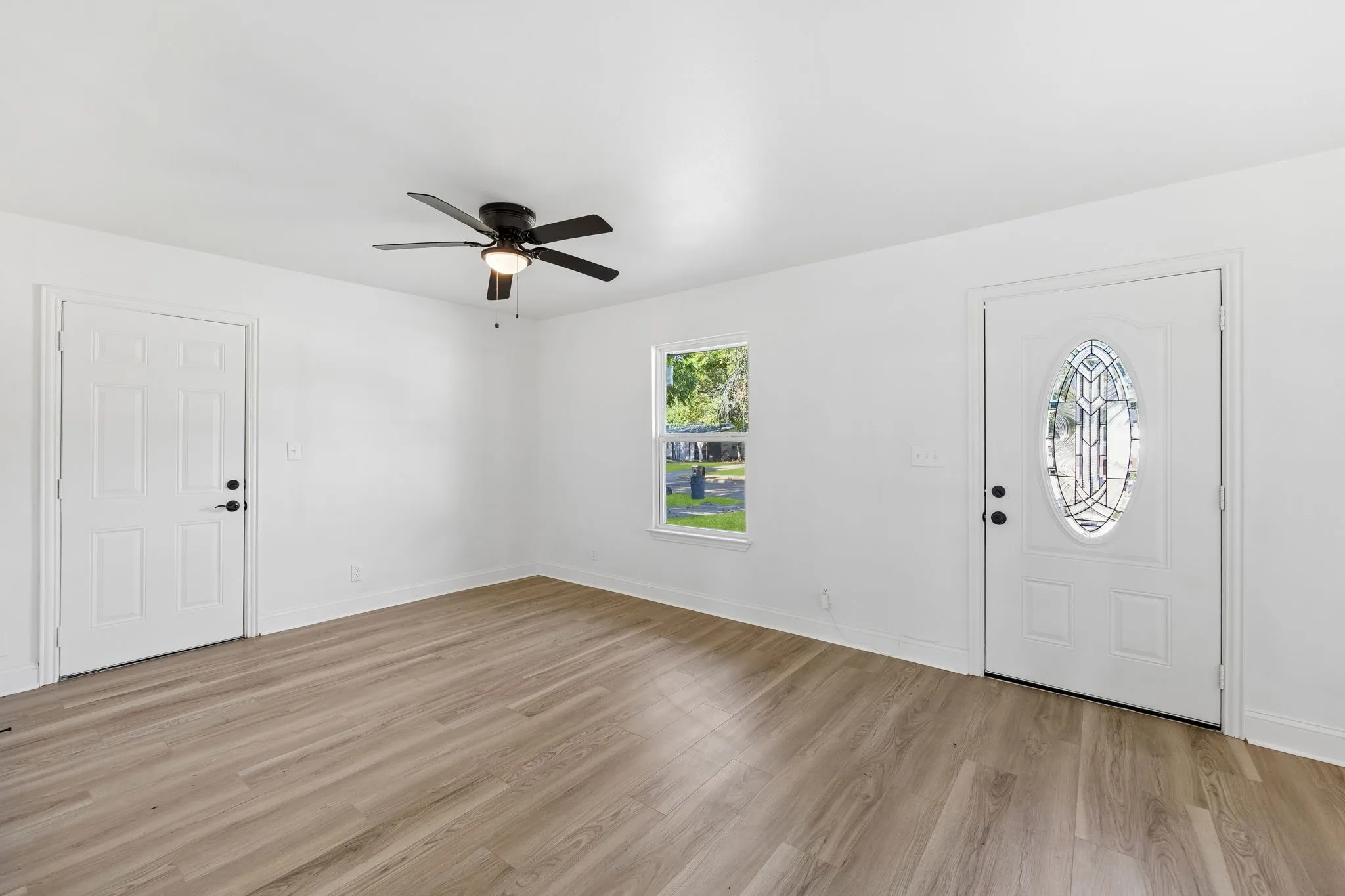 Single Family Residence For Sale in Dallas County , 820 Grande Drive, Mesquite, Texas 75149, 4 Bedroom, 2 Bathroom, Garage spaces, 1,400 Sqft, built in 1955, mls#21394145, Real Estate Agent in Mesquite, Homes For Sale in Dallas county, Homes For Sale in Mesquite, Realtor in Mesquite Texas, Real Estate Brokerage Independent Realty Texas, Luminita Cordes Realtor