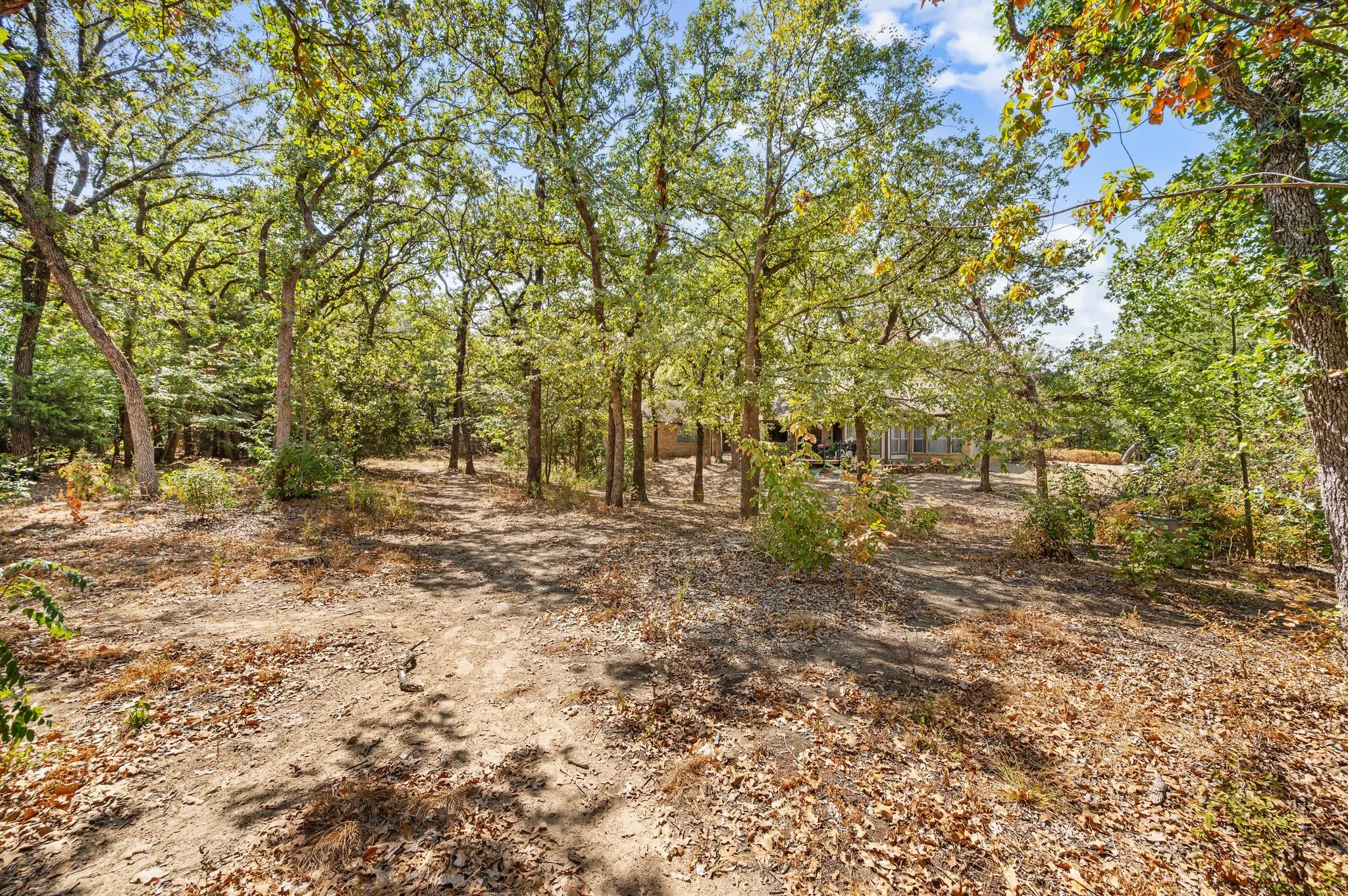 Single Family Residence For Sale in Tarrant County , 1653 creekside Drive, Southlake, Texas 76092, 4 Bedroom, 3 Bathroom, 2 Garage spaces, 2,833 Sqft, built in 1982, mls#21395506, Real Estate Agent in Southlake, Homes For Sale in Tarrant county, Homes For Sale in Southlake, Realtor in Southlake Texas, Real Estate Brokerage Independent Realty Texas, Luminita Cordes Realtor