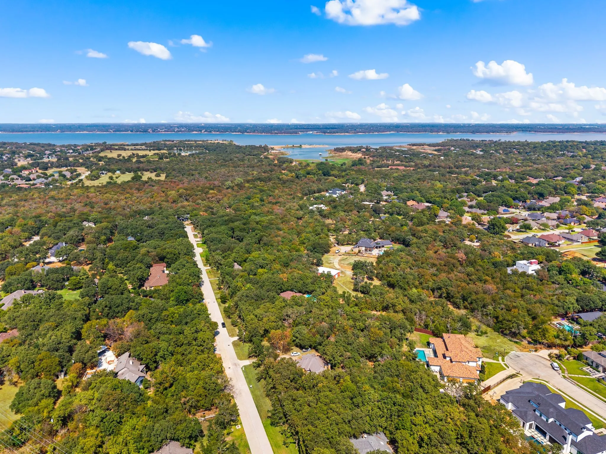 Single Family Residence For Sale in Tarrant County , 1653 creekside Drive, Southlake, Texas 76092, 4 Bedroom, 3 Bathroom, 2 Garage spaces, 2,833 Sqft, built in 1982, mls#21395506, Real Estate Agent in Southlake, Homes For Sale in Tarrant county, Homes For Sale in Southlake, Realtor in Southlake Texas, Real Estate Brokerage Independent Realty Texas, Luminita Cordes Realtor