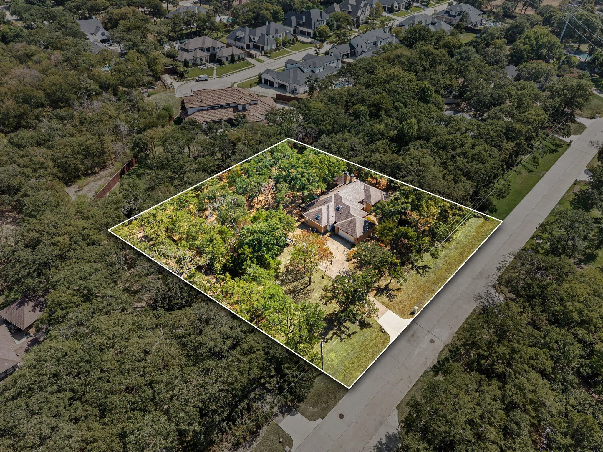 Single Family Residence For Sale in Tarrant County , 1653 creekside Drive, Southlake, Texas 76092, 4 Bedroom, 3 Bathroom, 2 Garage spaces, 2,833 Sqft, built in 1982, mls#21395506, Real Estate Agent in Southlake, Homes For Sale in Tarrant county, Homes For Sale in Southlake, Realtor in Southlake Texas, Real Estate Brokerage Independent Realty Texas, Luminita Cordes Realtor