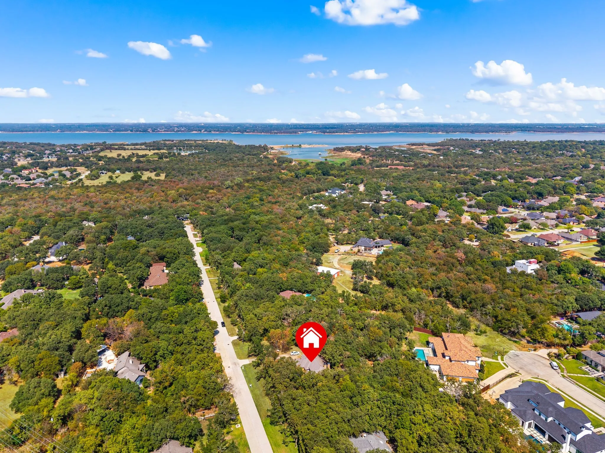Single Family Residence For Sale in Tarrant County , 1653 creekside Drive, Southlake, Texas 76092, 4 Bedroom, 3 Bathroom, 2 Garage spaces, 2,833 Sqft, built in 1982, mls#21395506, Real Estate Agent in Southlake, Homes For Sale in Tarrant county, Homes For Sale in Southlake, Realtor in Southlake Texas, Real Estate Brokerage Independent Realty Texas, Luminita Cordes Realtor