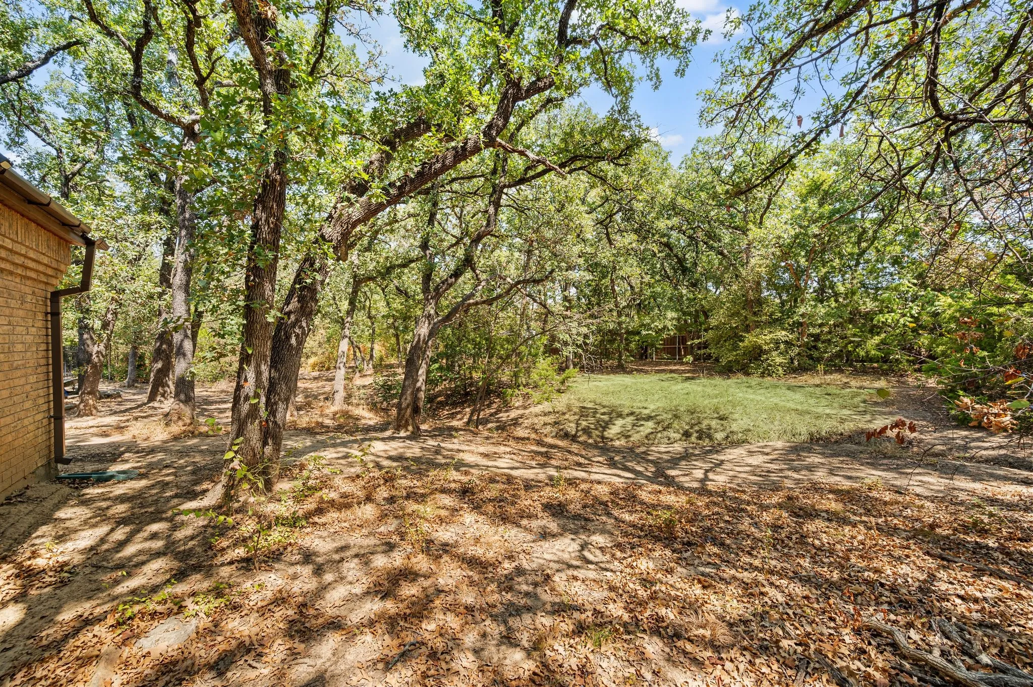 Single Family Residence For Sale in Tarrant County , 1653 creekside Drive, Southlake, Texas 76092, 4 Bedroom, 3 Bathroom, 2 Garage spaces, 2,833 Sqft, built in 1982, mls#21395506, Real Estate Agent in Southlake, Homes For Sale in Tarrant county, Homes For Sale in Southlake, Realtor in Southlake Texas, Real Estate Brokerage Independent Realty Texas, Luminita Cordes Realtor