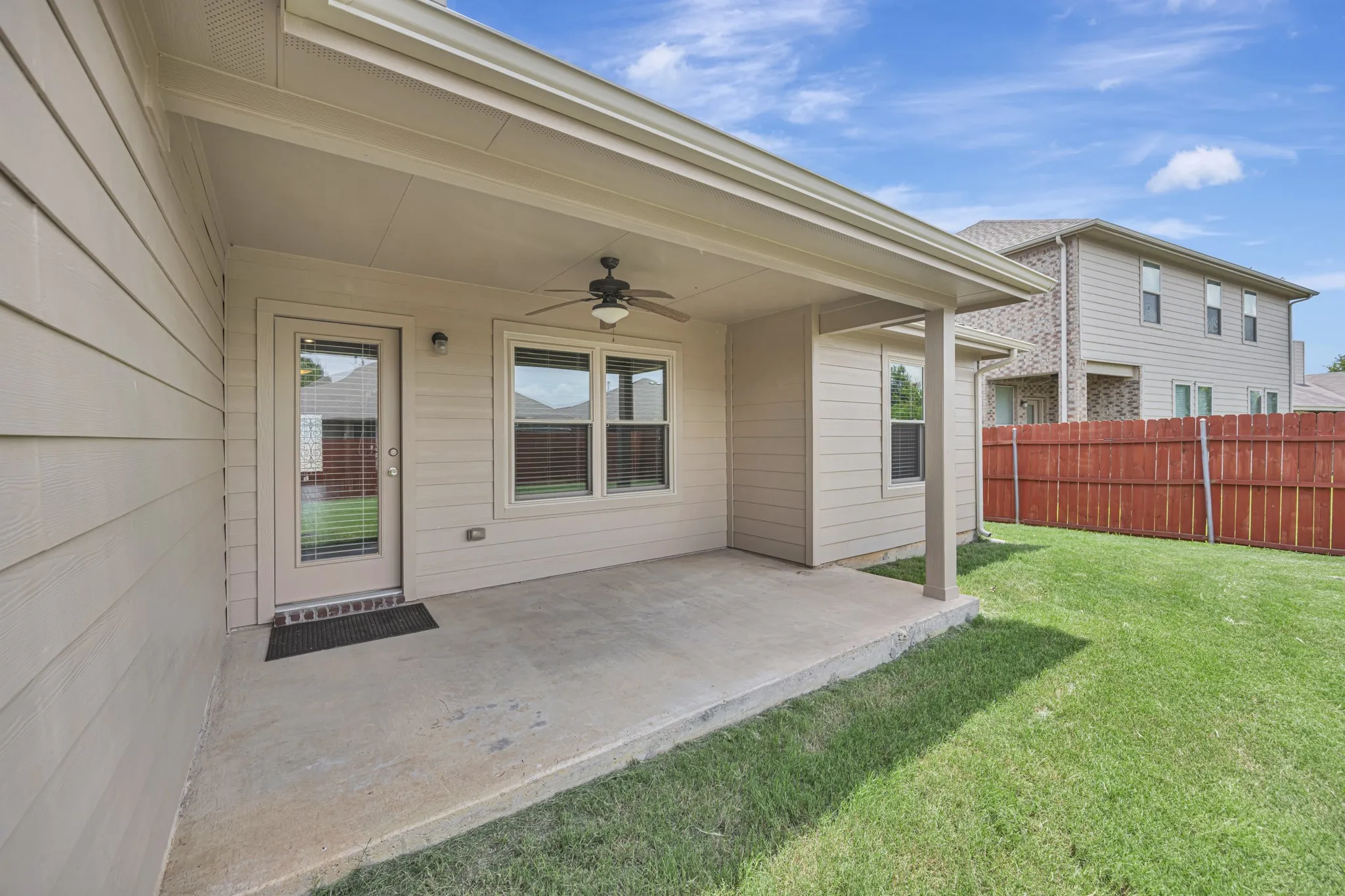 Single Family Residence For Sale in Tarrant County , 933 Keel Line Drive, Crowley, Texas 76036, 3 Bedroom, 2 Bathroom, 2 Garage spaces, 1,835 Sqft, built in 2012, mls#21395484, Real Estate Agent in Crowley, Homes For Sale in Tarrant county, Homes For Sale in Crowley, Realtor in Crowley Texas, Real Estate Brokerage Independent Realty Texas, Luminita Cordes Realtor