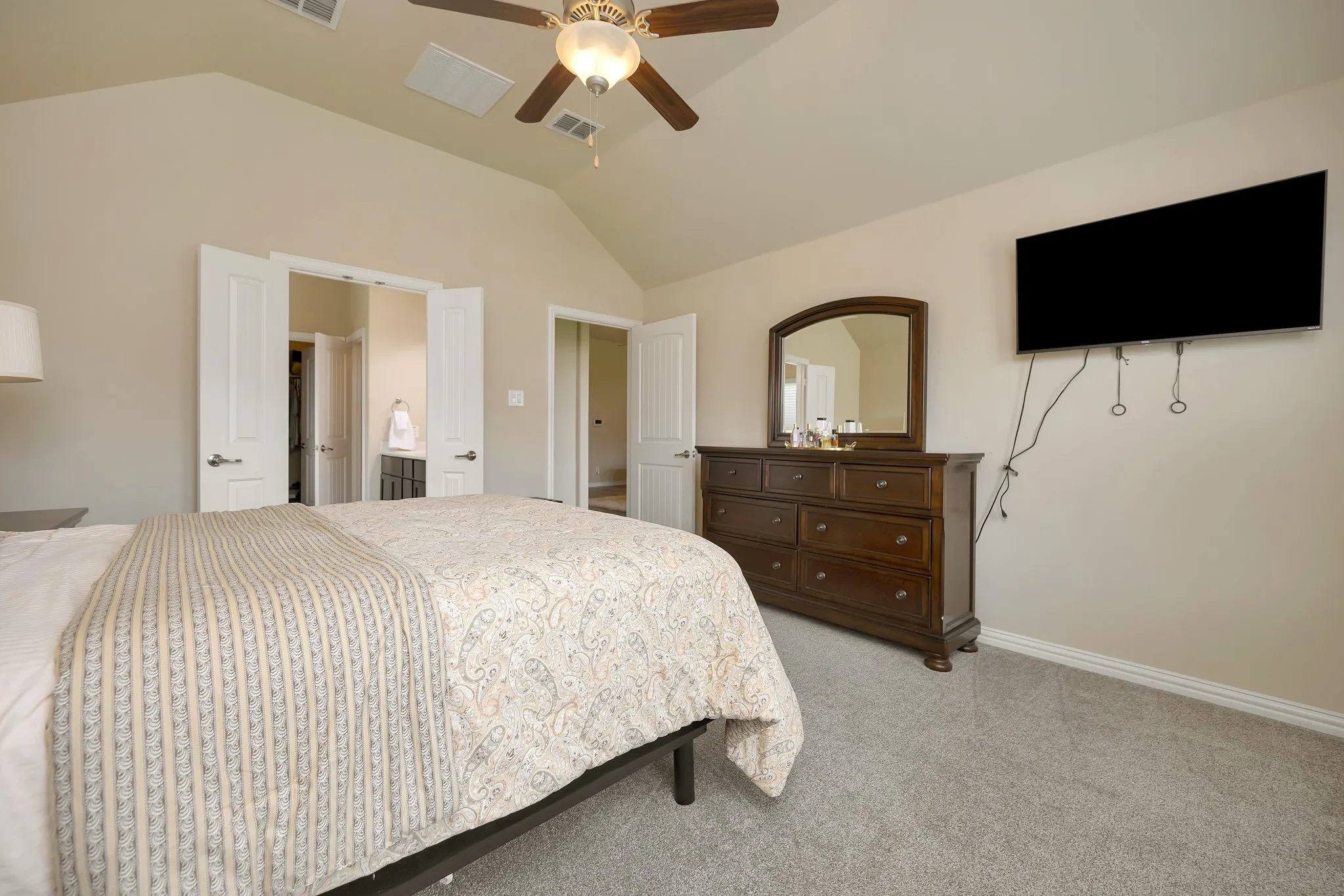 Single Family Residence For Sale in Tarrant County , 933 Keel Line Drive, Crowley, Texas 76036, 3 Bedroom, 2 Bathroom, 2 Garage spaces, 1,835 Sqft, built in 2012, mls#21395484, Real Estate Agent in Crowley, Homes For Sale in Tarrant county, Homes For Sale in Crowley, Realtor in Crowley Texas, Real Estate Brokerage Independent Realty Texas, Luminita Cordes Realtor