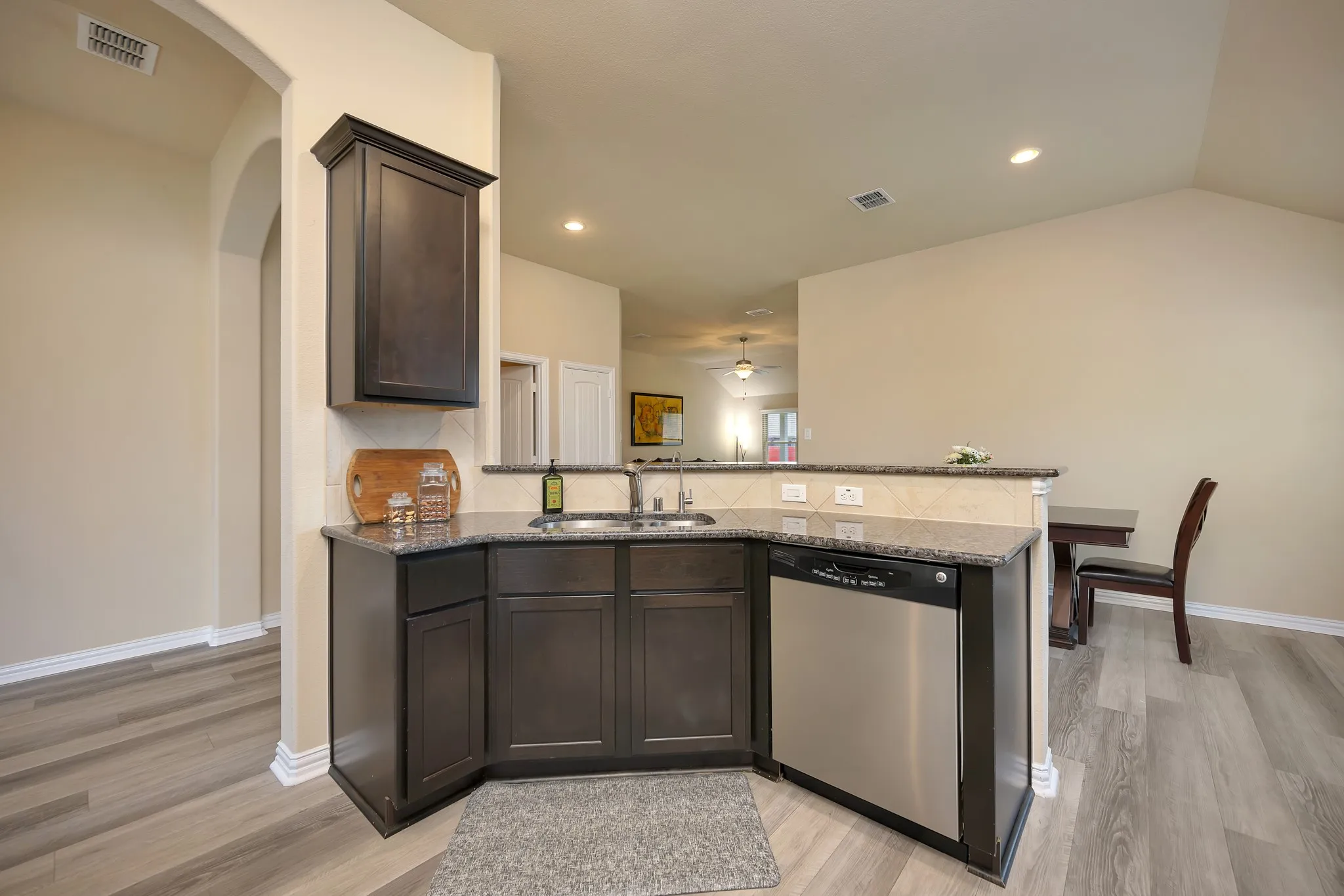 Single Family Residence For Sale in Tarrant County , 933 Keel Line Drive, Crowley, Texas 76036, 3 Bedroom, 2 Bathroom, 2 Garage spaces, 1,835 Sqft, built in 2012, mls#21395484, Real Estate Agent in Crowley, Homes For Sale in Tarrant county, Homes For Sale in Crowley, Realtor in Crowley Texas, Real Estate Brokerage Independent Realty Texas, Luminita Cordes Realtor