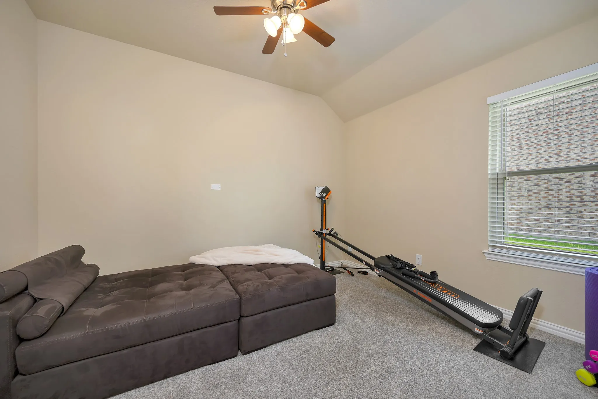 Single Family Residence For Sale in Tarrant County , 933 Keel Line Drive, Crowley, Texas 76036, 3 Bedroom, 2 Bathroom, 2 Garage spaces, 1,835 Sqft, built in 2012, mls#21395484, Real Estate Agent in Crowley, Homes For Sale in Tarrant county, Homes For Sale in Crowley, Realtor in Crowley Texas, Real Estate Brokerage Independent Realty Texas, Luminita Cordes Realtor