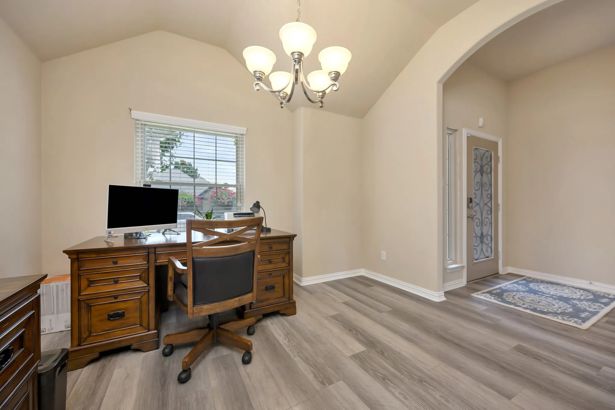 Single Family Residence For Sale in Tarrant County , 933 Keel Line Drive, Crowley, Texas 76036, 3 Bedroom, 2 Bathroom, 2 Garage spaces, 1,835 Sqft, built in 2012, mls#21395484, Real Estate Agent in Crowley, Homes For Sale in Tarrant county, Homes For Sale in Crowley, Realtor in Crowley Texas, Real Estate Brokerage Independent Realty Texas, Luminita Cordes Realtor