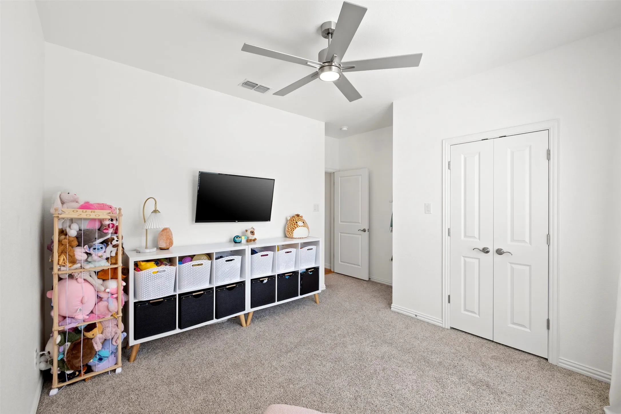 Single Family Residence For Sale in Ellis County , 116 Steves Way, Waxahachie, Texas 75165, 4 Bedroom, 2 Bathroom, 2 Garage spaces, 2,270 Sqft, built in 2021, mls#21391994, Real Estate Agent in Waxahachie, Homes For Sale in Ellis county, Homes For Sale in Waxahachie, Realtor in Waxahachie Texas, Real Estate Brokerage Independent Realty Texas, Luminita Cordes Realtor