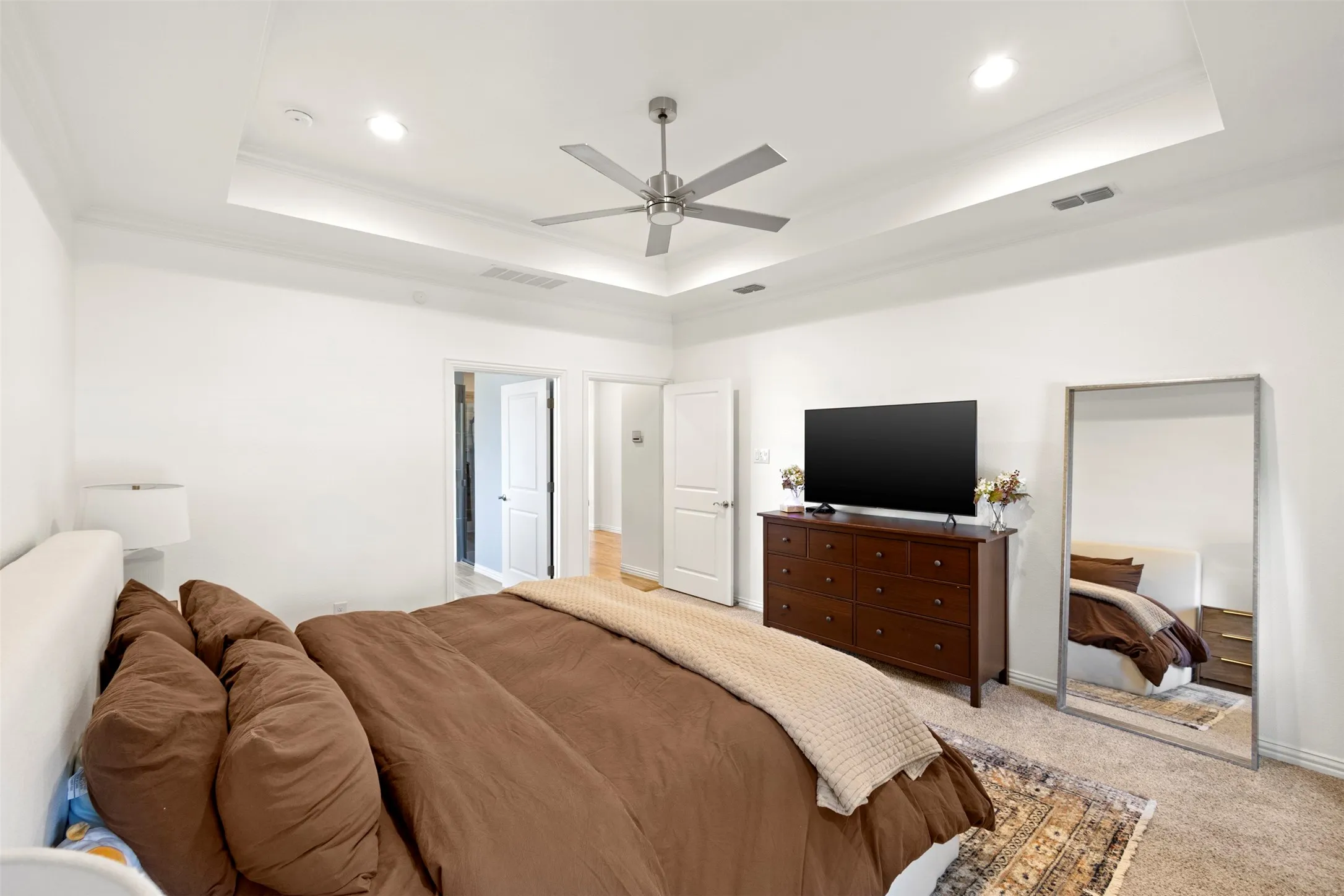 Great natural light and recessed lighting