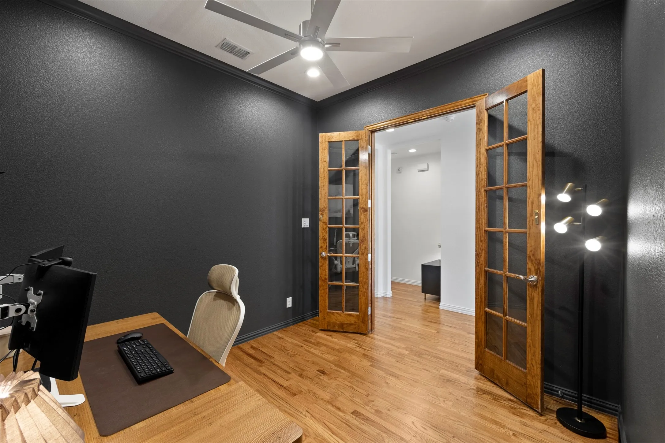 4 bedrooms plus a dedicated office space