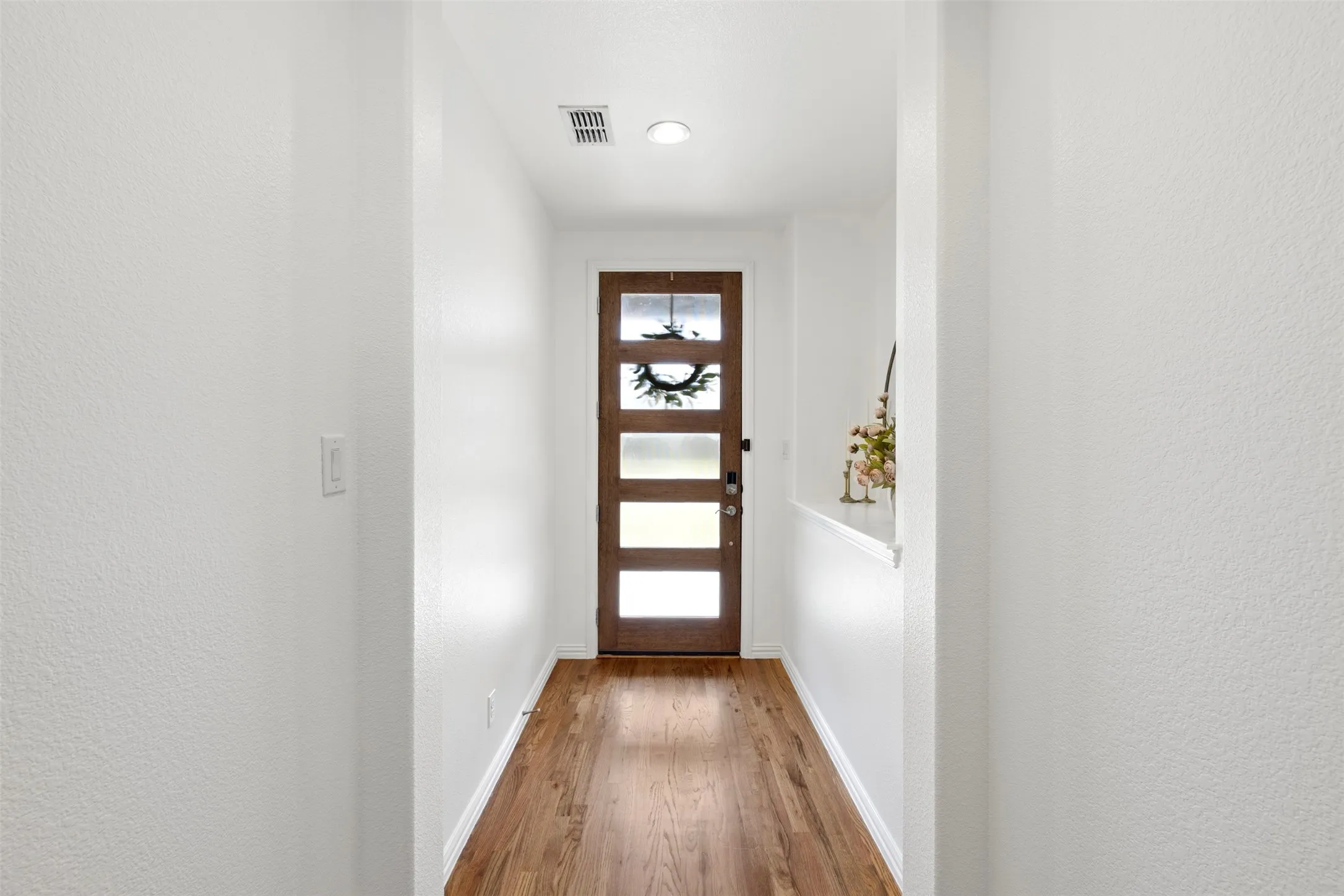 Spacious entryway