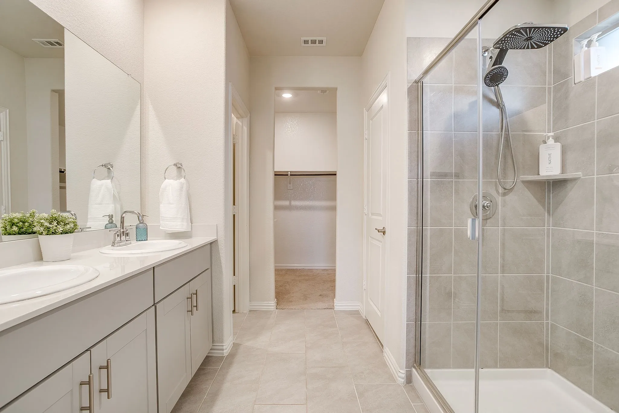 Single Family Residence For Sale in Tarrant County , 3013 Brittlebush Drive, Fort Worth, Texas 76108, 3 Bedroom, 2 Bathroom, 2 Garage spaces, 1,659 Sqft, built in 2023, mls#21395528, Real Estate Agent in Fort Worth, Homes For Sale in Tarrant county, Homes For Sale in Fort Worth, Realtor in Fort Worth Texas, Real Estate Brokerage Independent Realty Texas, Luminita Cordes Realtor