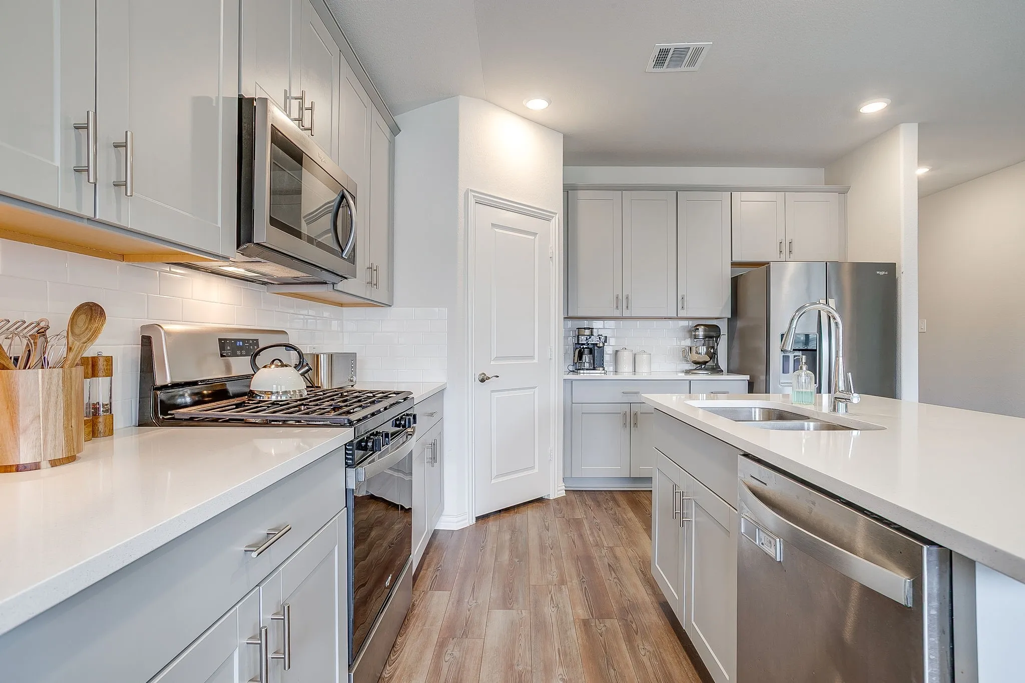 Single Family Residence For Sale in Tarrant County , 3013 Brittlebush Drive, Fort Worth, Texas 76108, 3 Bedroom, 2 Bathroom, 2 Garage spaces, 1,659 Sqft, built in 2023, mls#21395528, Real Estate Agent in Fort Worth, Homes For Sale in Tarrant county, Homes For Sale in Fort Worth, Realtor in Fort Worth Texas, Real Estate Brokerage Independent Realty Texas, Luminita Cordes Realtor