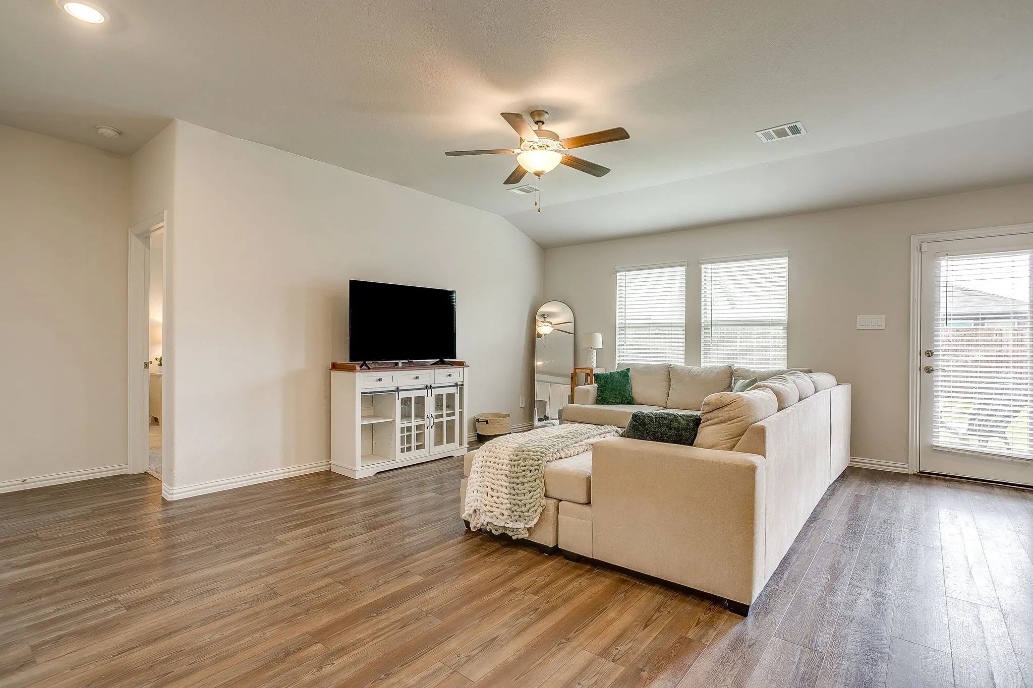 Single Family Residence For Sale in Tarrant County , 3013 Brittlebush Drive, Fort Worth, Texas 76108, 3 Bedroom, 2 Bathroom, 2 Garage spaces, 1,659 Sqft, built in 2023, mls#21395528, Real Estate Agent in Fort Worth, Homes For Sale in Tarrant county, Homes For Sale in Fort Worth, Realtor in Fort Worth Texas, Real Estate Brokerage Independent Realty Texas, Luminita Cordes Realtor