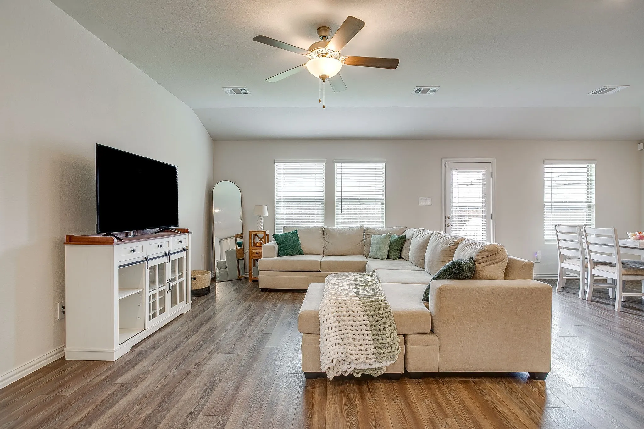 Single Family Residence For Sale in Tarrant County , 3013 Brittlebush Drive, Fort Worth, Texas 76108, 3 Bedroom, 2 Bathroom, 2 Garage spaces, 1,659 Sqft, built in 2023, mls#21395528, Real Estate Agent in Fort Worth, Homes For Sale in Tarrant county, Homes For Sale in Fort Worth, Realtor in Fort Worth Texas, Real Estate Brokerage Independent Realty Texas, Luminita Cordes Realtor