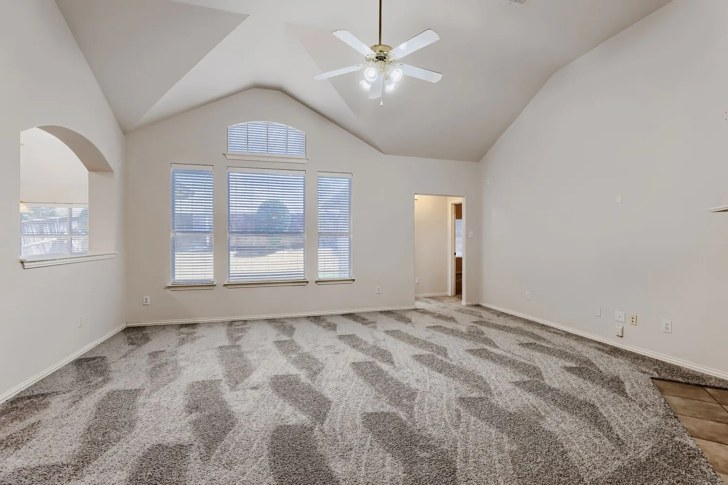 Single Family Residence For Sale in Dallas County , 2616 Cantura Drive, Mesquite, Texas 75181, 3 Bedroom, 2 Bathroom, 2 Garage spaces, 2,086 Sqft, built in 2002, mls#21394093, Real Estate Agent in Mesquite, Homes For Sale in Dallas county, Homes For Sale in Mesquite, Realtor in Mesquite Texas, Real Estate Brokerage Independent Realty Texas, Luminita Cordes Realtor