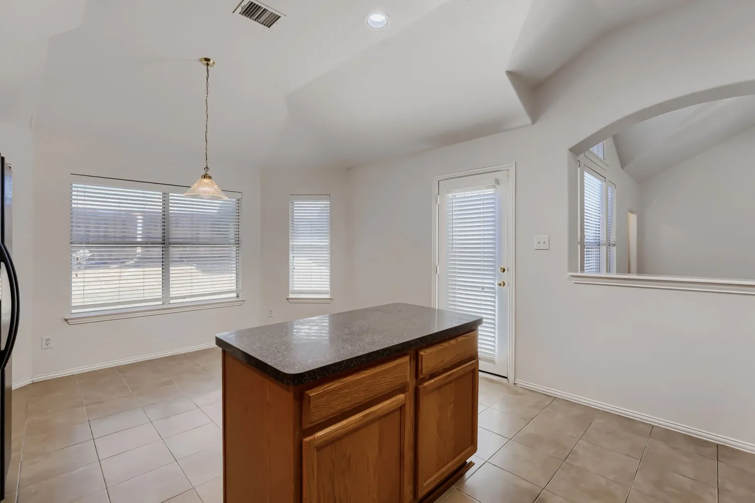 Single Family Residence For Sale in Dallas County , 2616 Cantura Drive, Mesquite, Texas 75181, 3 Bedroom, 2 Bathroom, 2 Garage spaces, 2,086 Sqft, built in 2002, mls#21394093, Real Estate Agent in Mesquite, Homes For Sale in Dallas county, Homes For Sale in Mesquite, Realtor in Mesquite Texas, Real Estate Brokerage Independent Realty Texas, Luminita Cordes Realtor