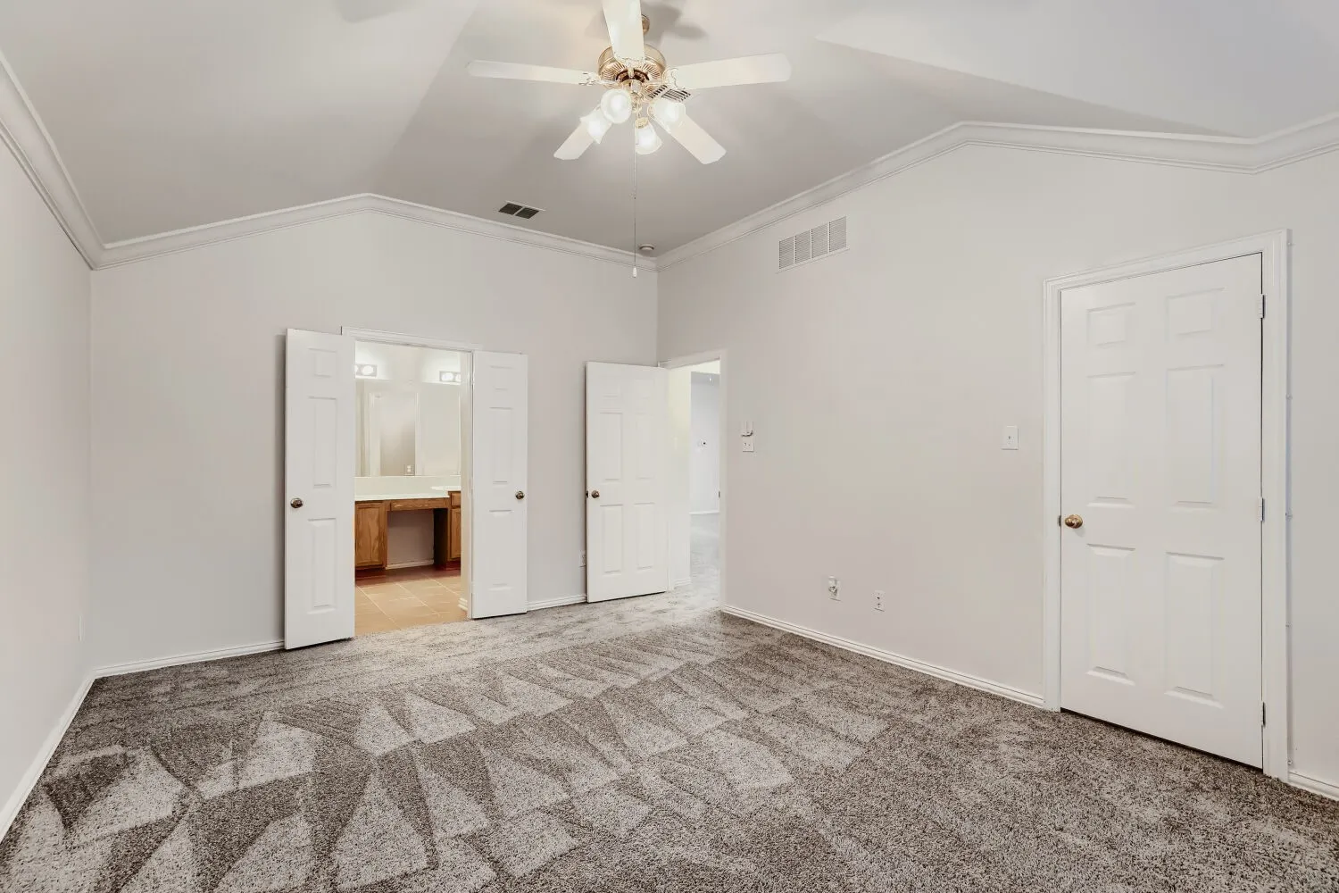 Single Family Residence For Sale in Dallas County , 2616 Cantura Drive, Mesquite, Texas 75181, 3 Bedroom, 2 Bathroom, 2 Garage spaces, 2,086 Sqft, built in 2002, mls#21394093, Real Estate Agent in Mesquite, Homes For Sale in Dallas county, Homes For Sale in Mesquite, Realtor in Mesquite Texas, Real Estate Brokerage Independent Realty Texas, Luminita Cordes Realtor