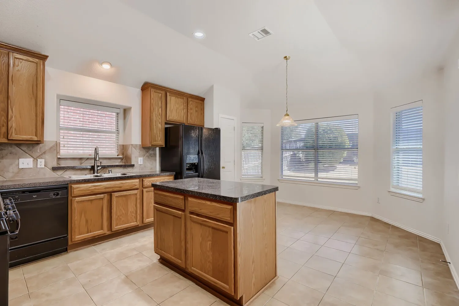 Single Family Residence For Sale in Dallas County , 2616 Cantura Drive, Mesquite, Texas 75181, 3 Bedroom, 2 Bathroom, 2 Garage spaces, 2,086 Sqft, built in 2002, mls#21394093, Real Estate Agent in Mesquite, Homes For Sale in Dallas county, Homes For Sale in Mesquite, Realtor in Mesquite Texas, Real Estate Brokerage Independent Realty Texas, Luminita Cordes Realtor