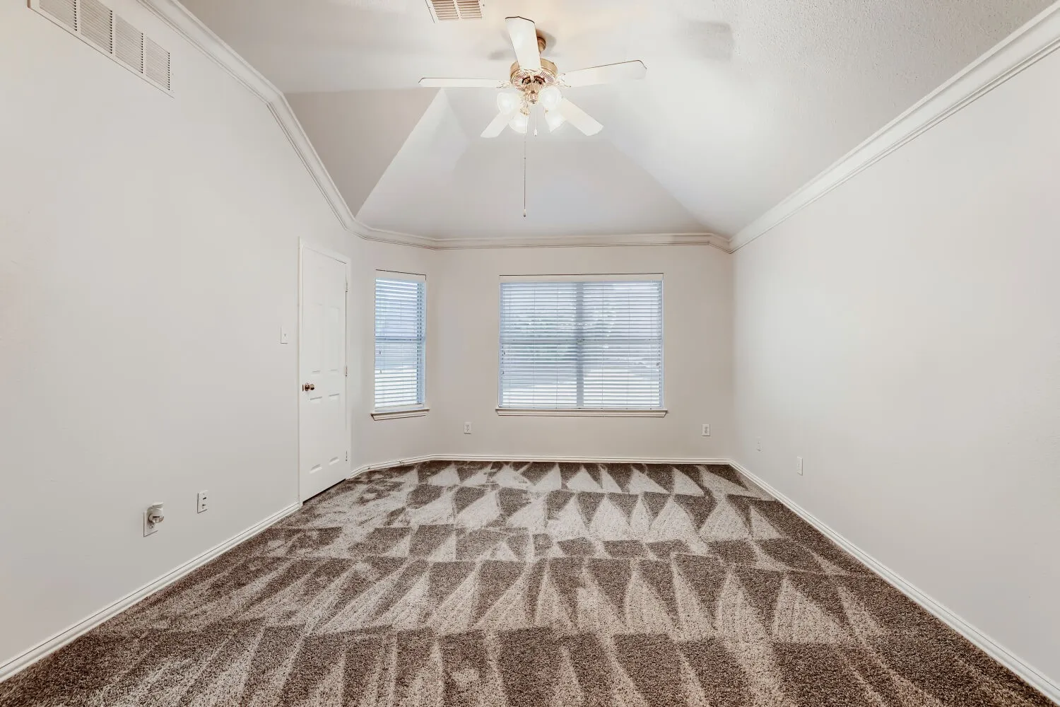 Single Family Residence For Sale in Dallas County , 2616 Cantura Drive, Mesquite, Texas 75181, 3 Bedroom, 2 Bathroom, 2 Garage spaces, 2,086 Sqft, built in 2002, mls#21394093, Real Estate Agent in Mesquite, Homes For Sale in Dallas county, Homes For Sale in Mesquite, Realtor in Mesquite Texas, Real Estate Brokerage Independent Realty Texas, Luminita Cordes Realtor