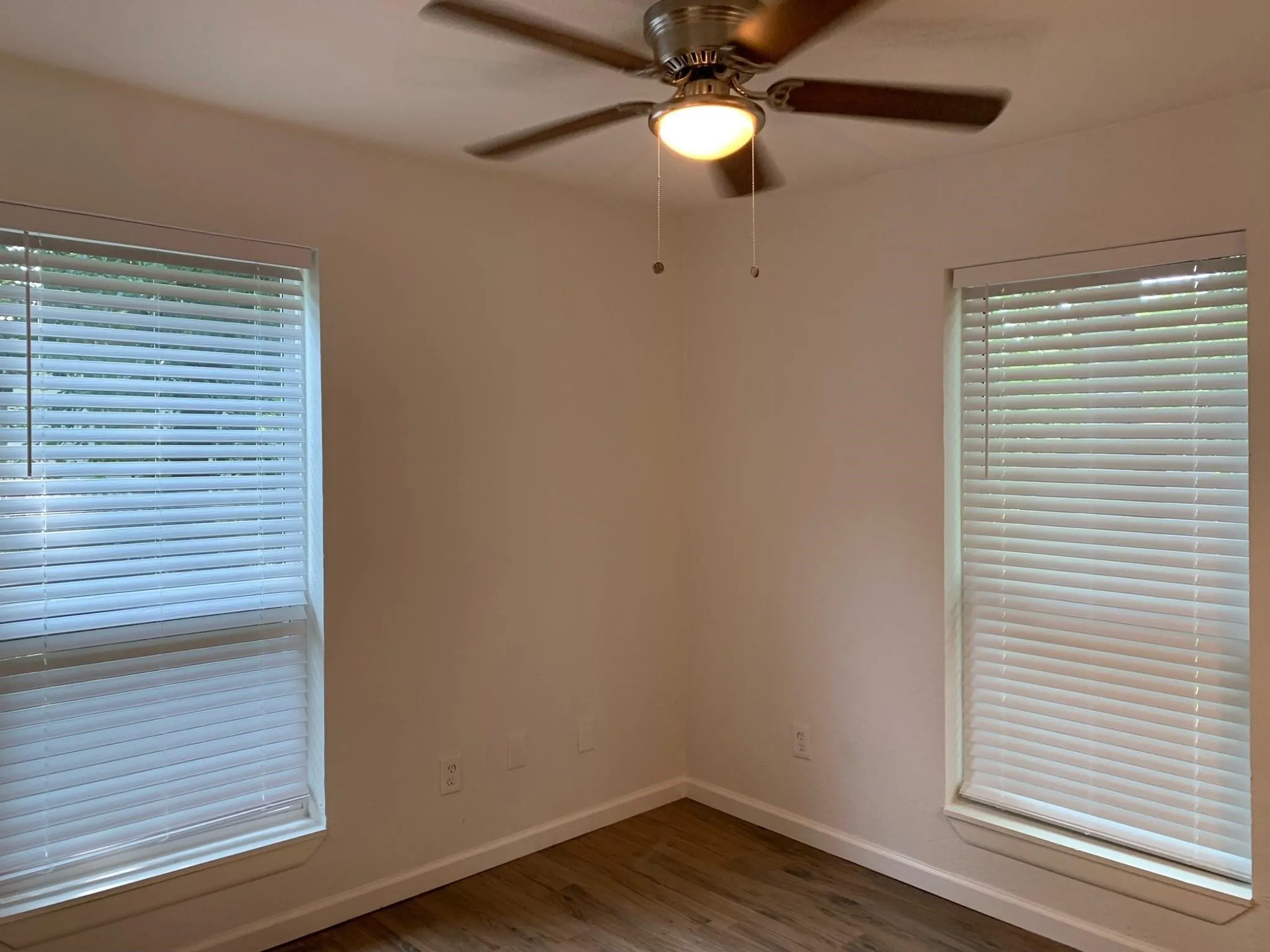 Single Family Residence For Rent in Hunt County , 3901 Bois D Arc Street, Greenville, Texas 75401, 3 Bedroom, 1 Bathroom, Garage spaces, 1,046 Sqft, built in 1940, mls#21395534, Real Estate Agent in Greenville, Homes For Rent in Hunt county, Homes For Rent in Greenville, Realtor in Greenville Texas, Real Estate Brokerage Independent Realty Texas, Luminita Cordes Realtor