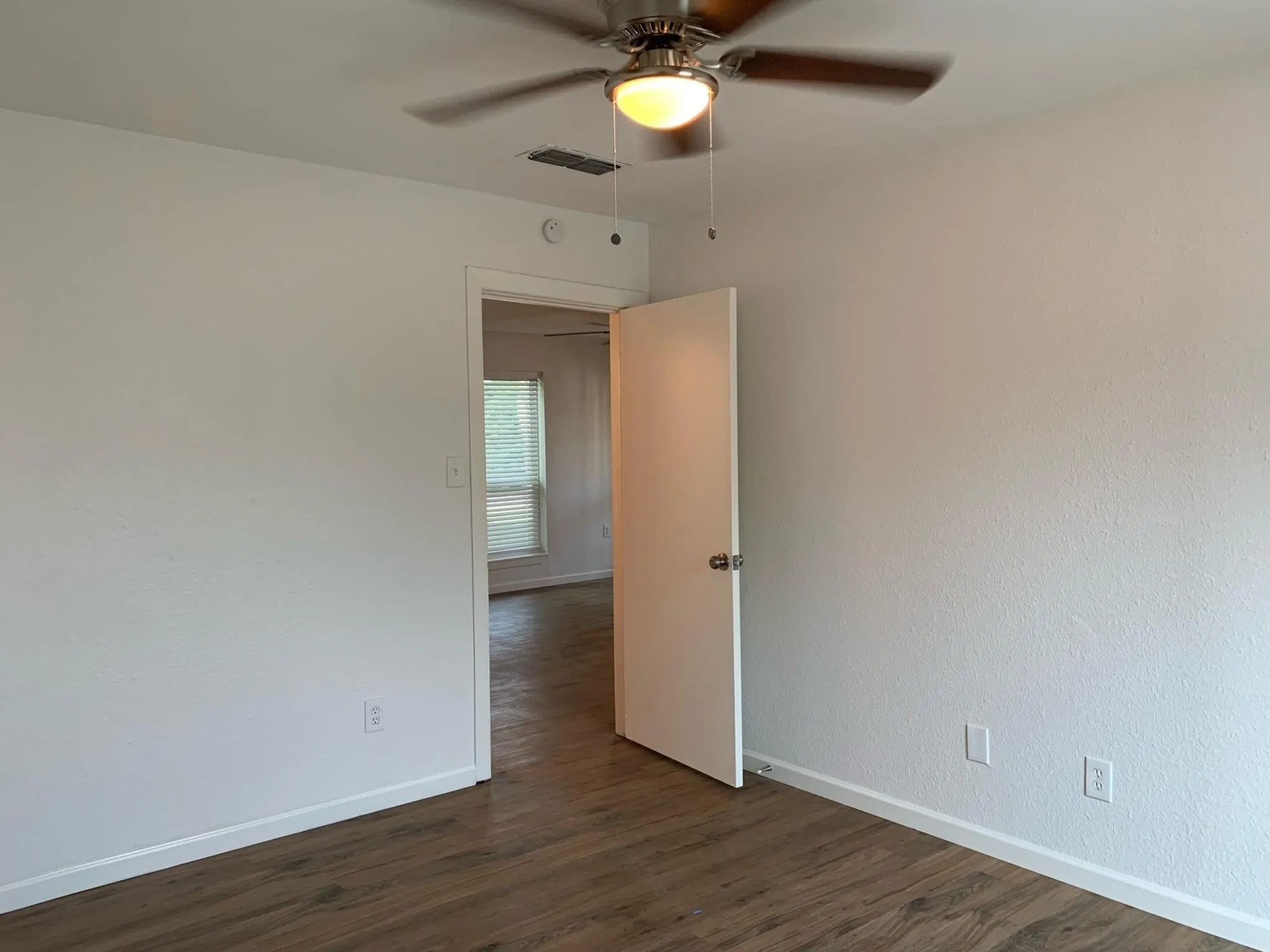 Single Family Residence For Rent in Hunt County , 3901 Bois D Arc Street, Greenville, Texas 75401, 3 Bedroom, 1 Bathroom, Garage spaces, 1,046 Sqft, built in 1940, mls#21395534, Real Estate Agent in Greenville, Homes For Rent in Hunt county, Homes For Rent in Greenville, Realtor in Greenville Texas, Real Estate Brokerage Independent Realty Texas, Luminita Cordes Realtor