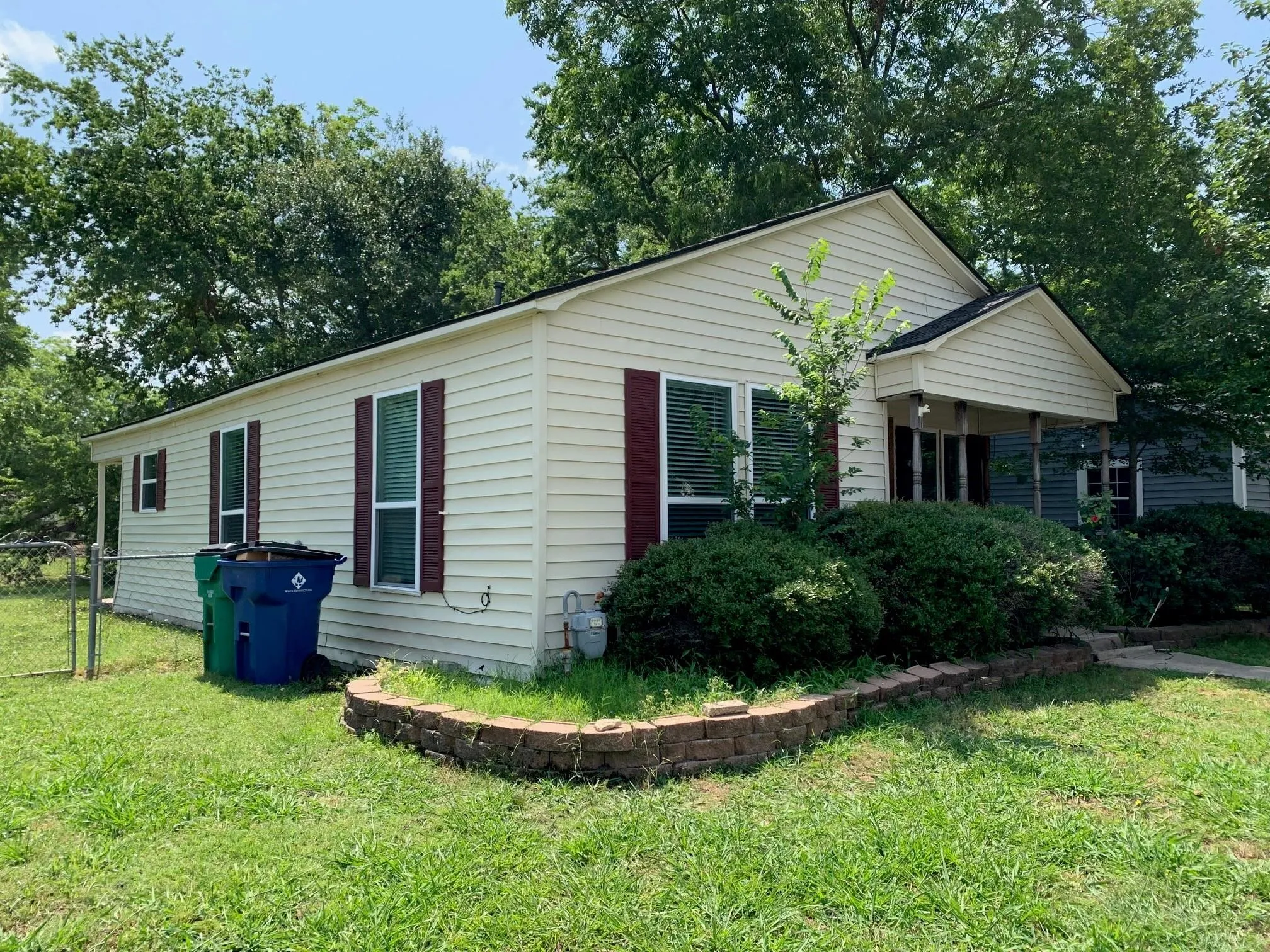 Single Family Residence For Rent in Hunt County , 3901 Bois D Arc Street, Greenville, Texas 75401, 3 Bedroom, 1 Bathroom, Garage spaces, 1,046 Sqft, built in 1940, mls#21395534, Real Estate Agent in Greenville, Homes For Rent in Hunt county, Homes For Rent in Greenville, Realtor in Greenville Texas, Real Estate Brokerage Independent Realty Texas, Luminita Cordes Realtor