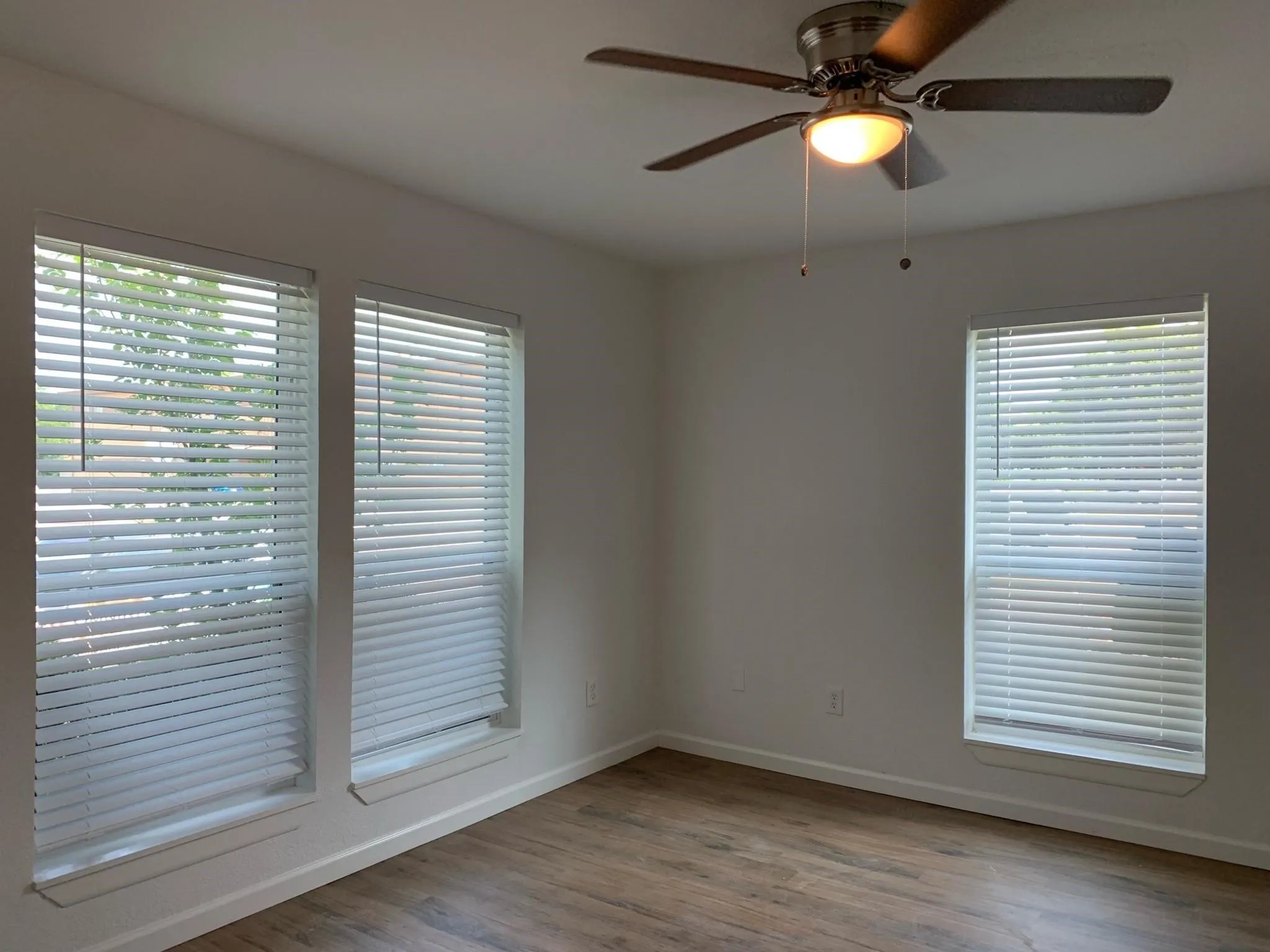 Single Family Residence For Rent in Hunt County , 3901 Bois D Arc Street, Greenville, Texas 75401, 3 Bedroom, 1 Bathroom, Garage spaces, 1,046 Sqft, built in 1940, mls#21395534, Real Estate Agent in Greenville, Homes For Rent in Hunt county, Homes For Rent in Greenville, Realtor in Greenville Texas, Real Estate Brokerage Independent Realty Texas, Luminita Cordes Realtor