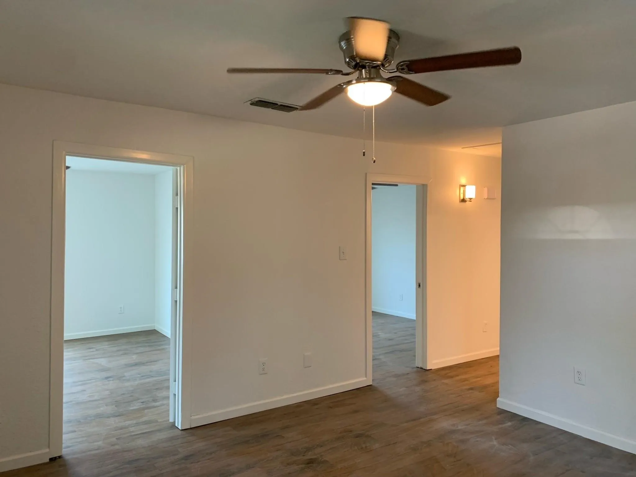 Single Family Residence For Rent in Hunt County , 3901 Bois D Arc Street, Greenville, Texas 75401, 3 Bedroom, 1 Bathroom, Garage spaces, 1,046 Sqft, built in 1940, mls#21395534, Real Estate Agent in Greenville, Homes For Rent in Hunt county, Homes For Rent in Greenville, Realtor in Greenville Texas, Real Estate Brokerage Independent Realty Texas, Luminita Cordes Realtor