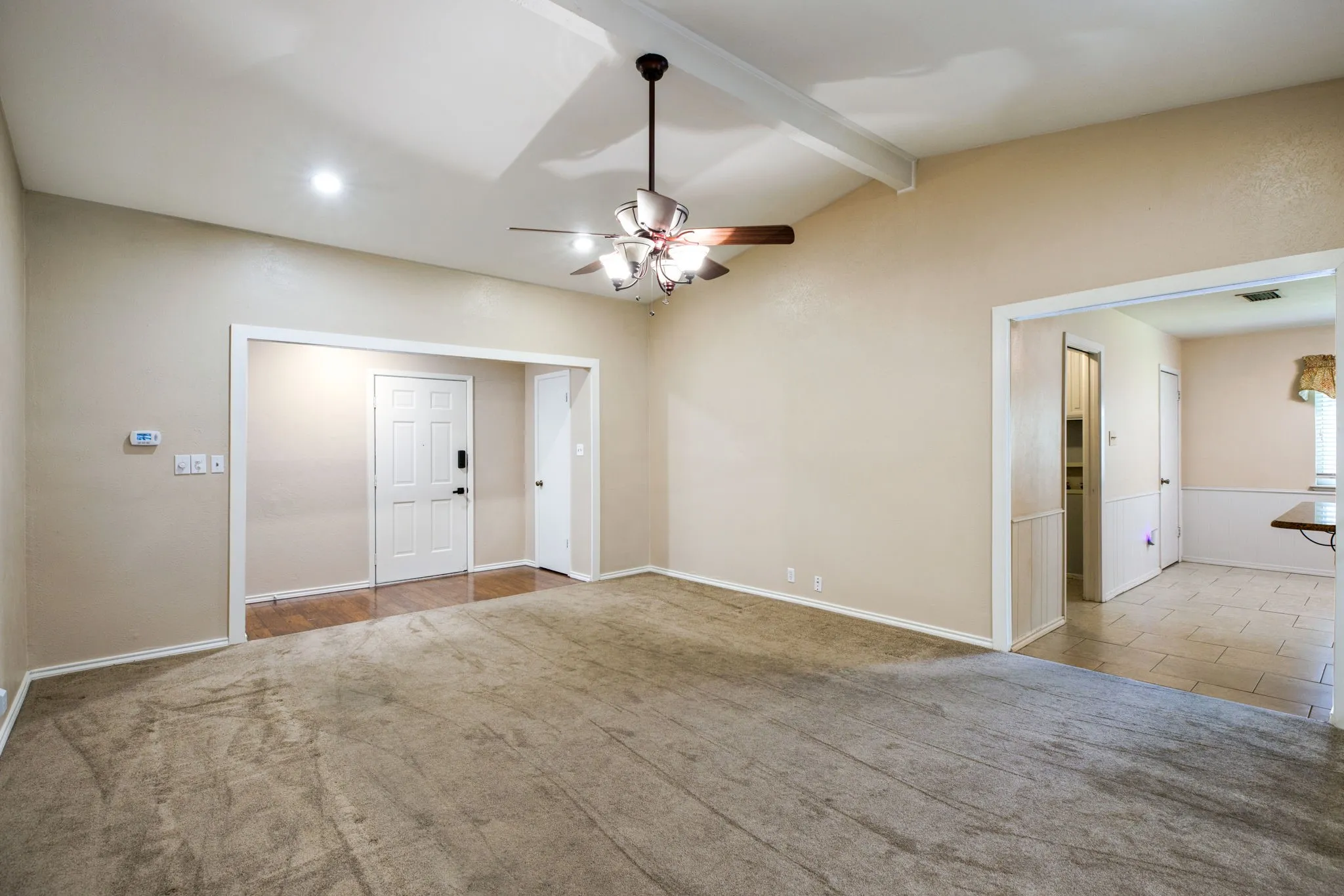 Single Family Residence For Sale in Tarrant County , 715 Salem Drive, Arlington, Texas 76014, 4 Bedroom, 2 Bathroom, 2 Garage spaces, 2,146 Sqft, built in 1977, mls#21393607, Real Estate Agent in Arlington, Homes For Sale in Tarrant county, Homes For Sale in Arlington, Realtor in Arlington Texas, Real Estate Brokerage Independent Realty Texas, Luminita Cordes Realtor