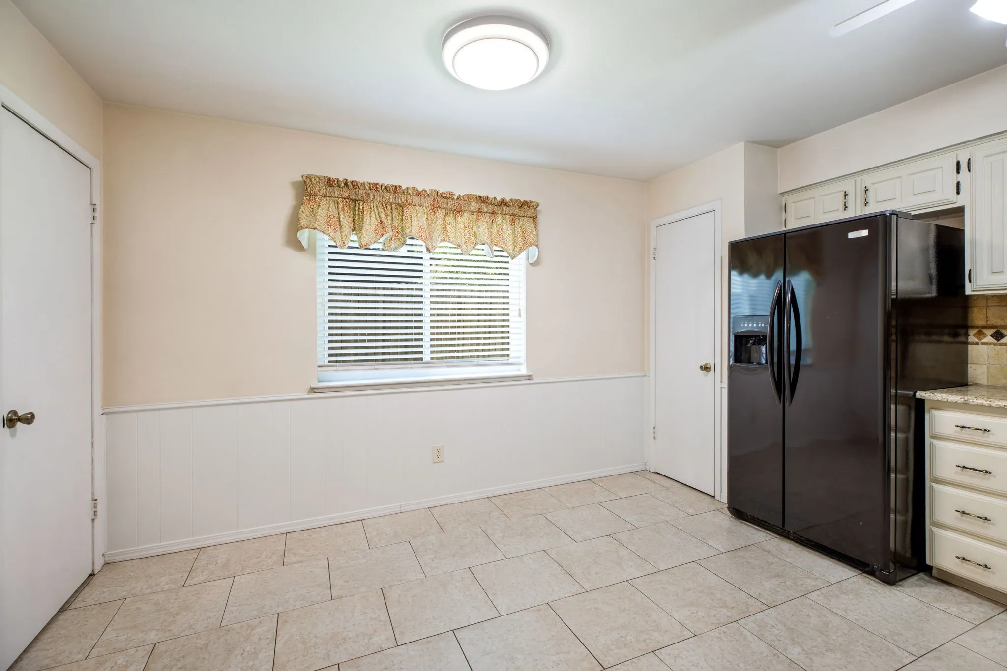 Single Family Residence For Sale in Tarrant County , 715 Salem Drive, Arlington, Texas 76014, 4 Bedroom, 2 Bathroom, 2 Garage spaces, 2,146 Sqft, built in 1977, mls#21393607, Real Estate Agent in Arlington, Homes For Sale in Tarrant county, Homes For Sale in Arlington, Realtor in Arlington Texas, Real Estate Brokerage Independent Realty Texas, Luminita Cordes Realtor
