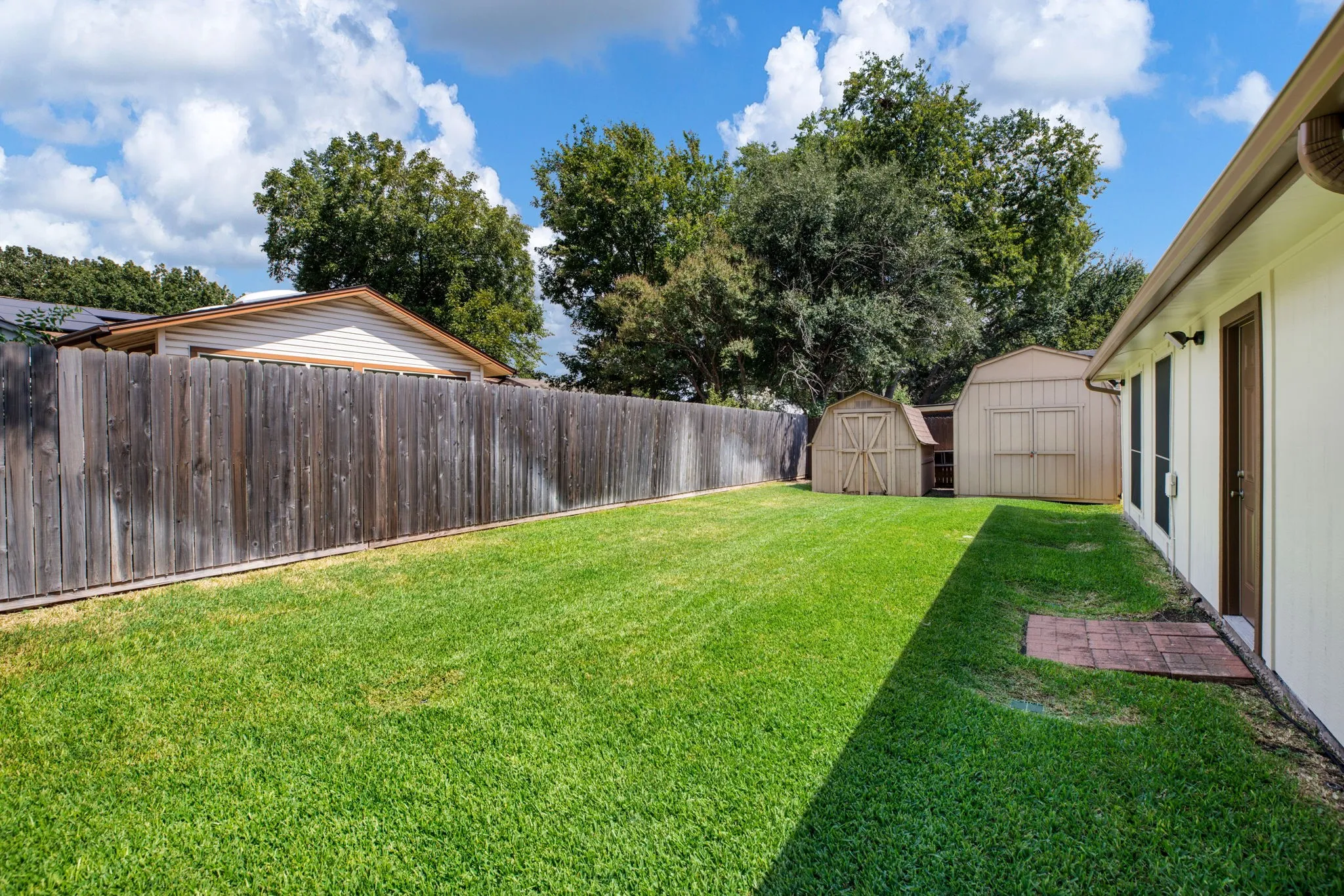 Single Family Residence For Sale in Tarrant County , 715 Salem Drive, Arlington, Texas 76014, 4 Bedroom, 2 Bathroom, 2 Garage spaces, 2,146 Sqft, built in 1977, mls#21393607, Real Estate Agent in Arlington, Homes For Sale in Tarrant county, Homes For Sale in Arlington, Realtor in Arlington Texas, Real Estate Brokerage Independent Realty Texas, Luminita Cordes Realtor