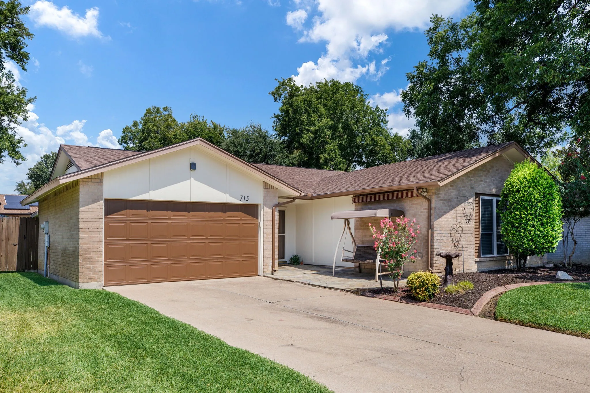 Single Family Residence For Sale in Tarrant County , 715 Salem Drive, Arlington, Texas 76014, 4 Bedroom, 2 Bathroom, 2 Garage spaces, 2,146 Sqft, built in 1977, mls#21393607, Real Estate Agent in Arlington, Homes For Sale in Tarrant county, Homes For Sale in Arlington, Realtor in Arlington Texas, Real Estate Brokerage Independent Realty Texas, Luminita Cordes Realtor