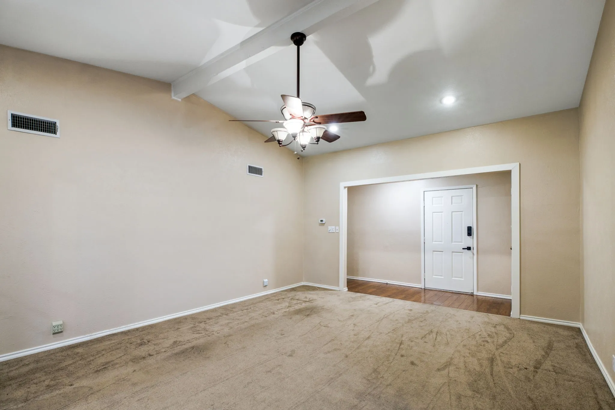 Single Family Residence For Sale in Tarrant County , 715 Salem Drive, Arlington, Texas 76014, 4 Bedroom, 2 Bathroom, 2 Garage spaces, 2,146 Sqft, built in 1977, mls#21393607, Real Estate Agent in Arlington, Homes For Sale in Tarrant county, Homes For Sale in Arlington, Realtor in Arlington Texas, Real Estate Brokerage Independent Realty Texas, Luminita Cordes Realtor